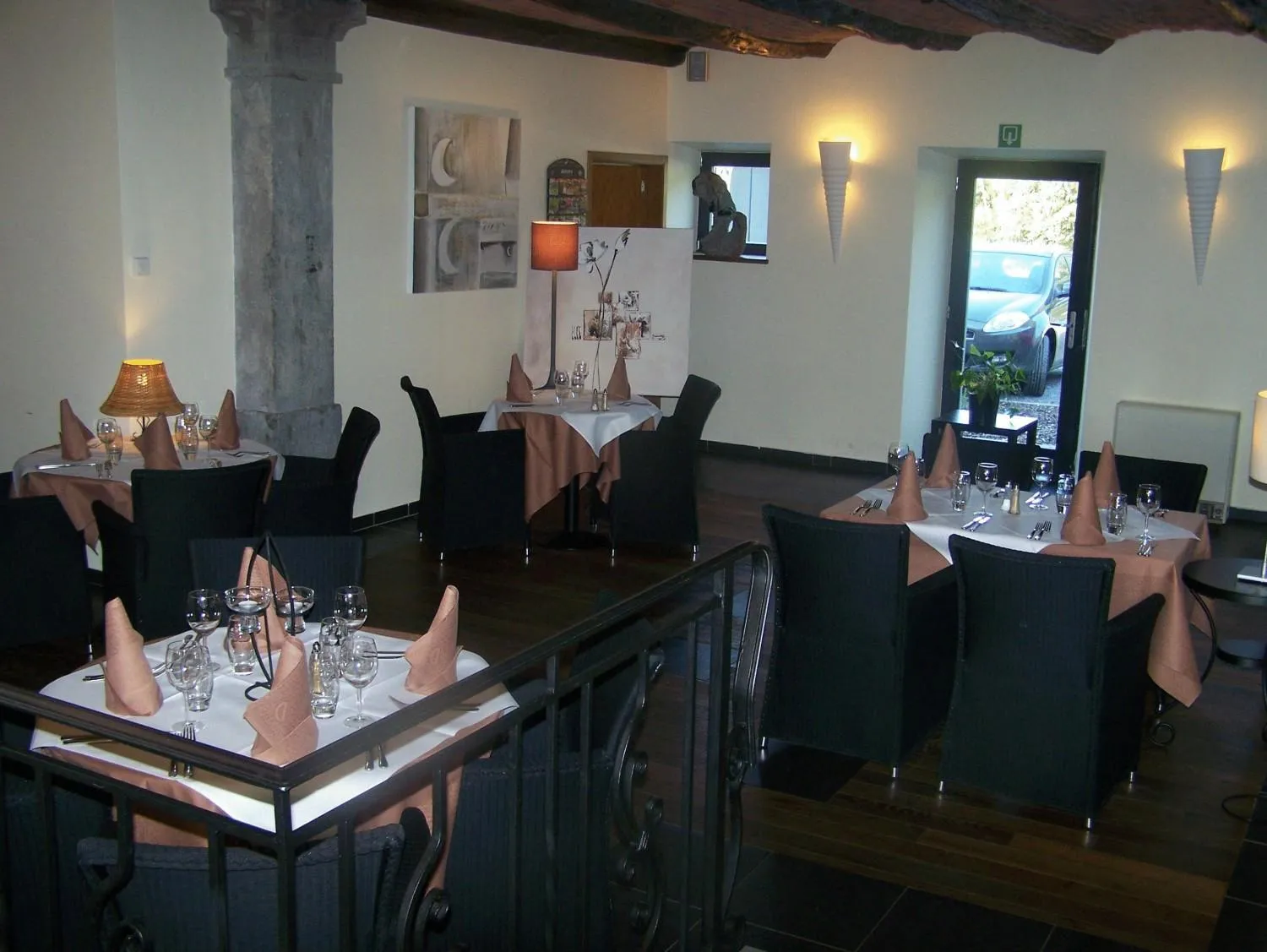 Restaurant/places to eat in Hotel Les Mignees