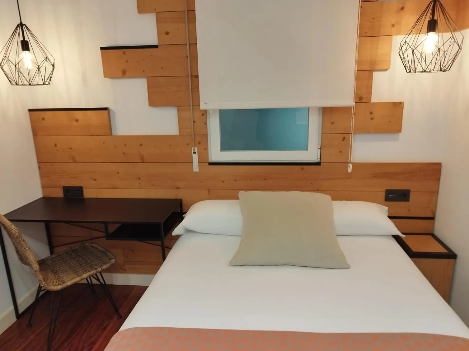 room service, Bed in Pensión La Perla