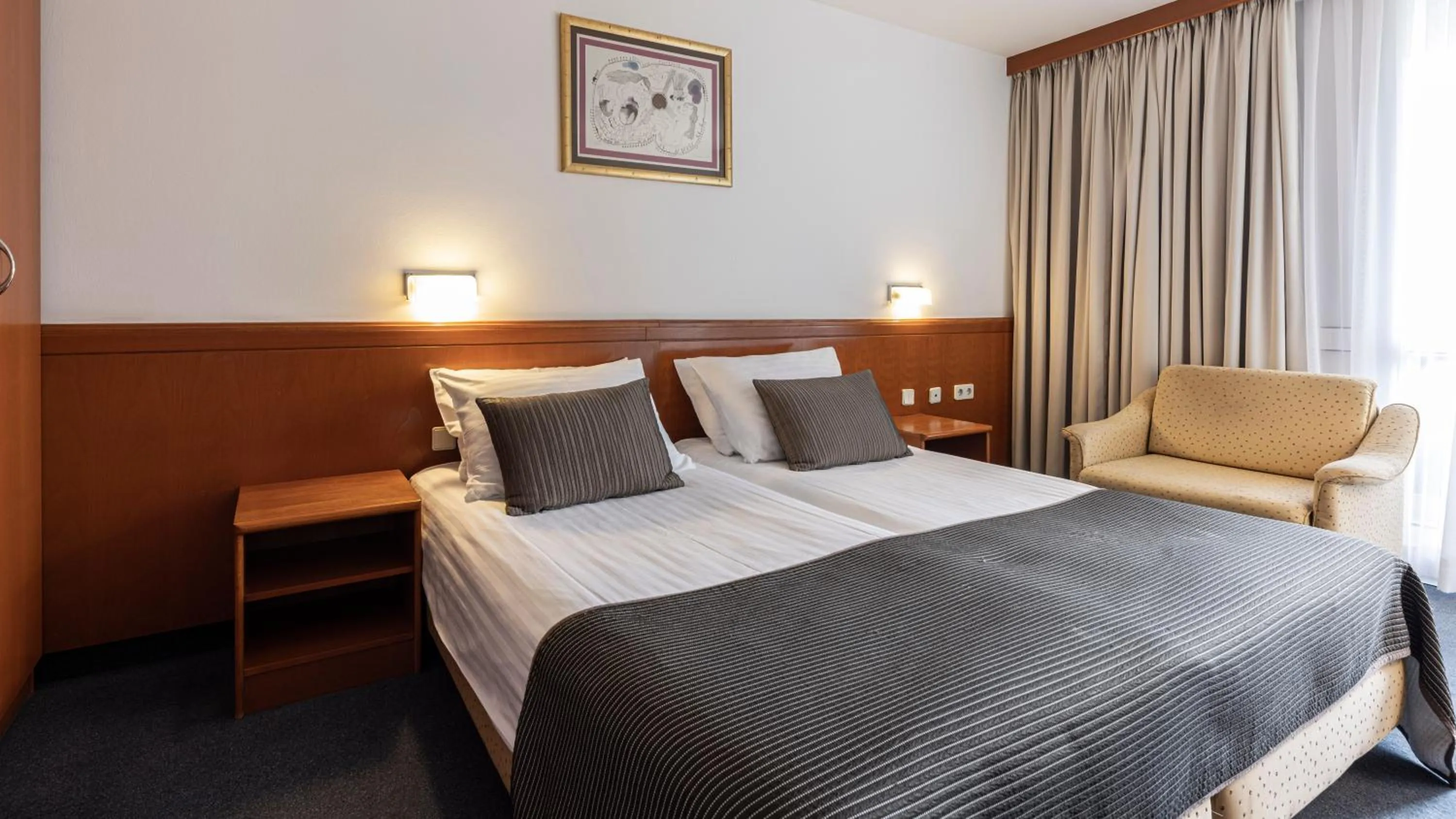 Bedroom, Bed in Hotel Jezero - Plitvice Lakes National Park