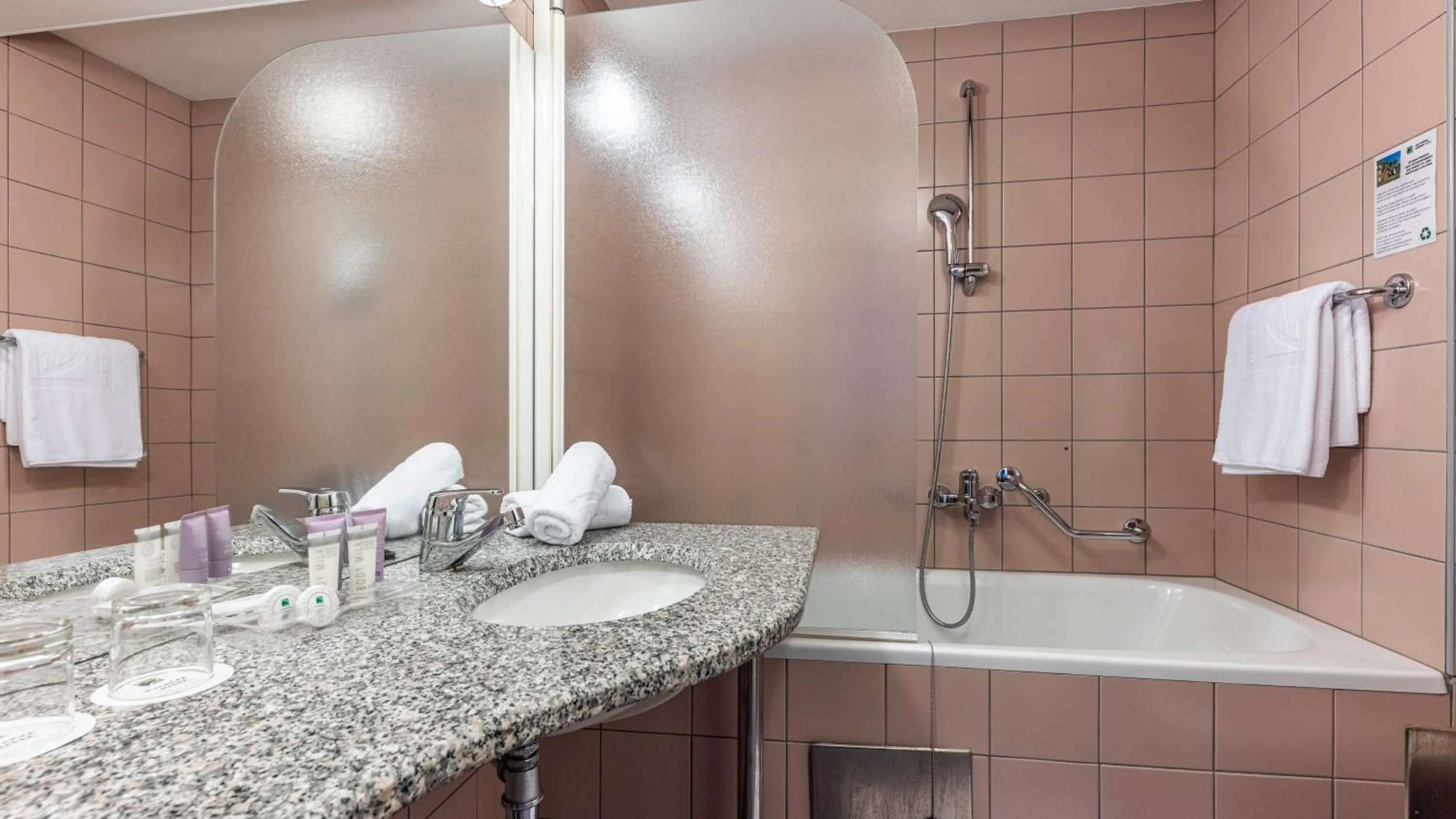 Bathroom in Hotel Jezero - Plitvice Lakes National Park