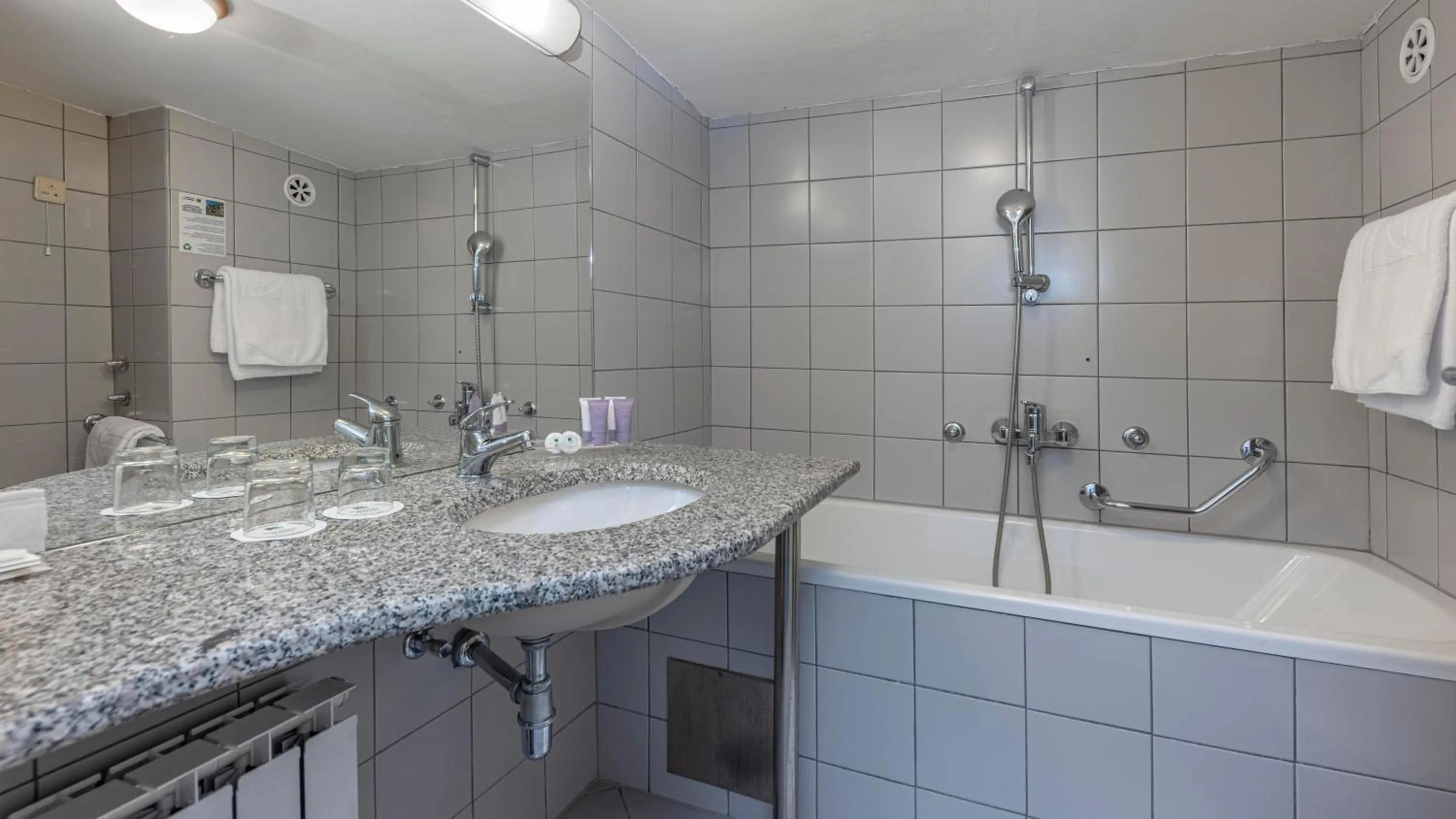 Bathroom in Hotel Jezero - Plitvice Lakes National Park