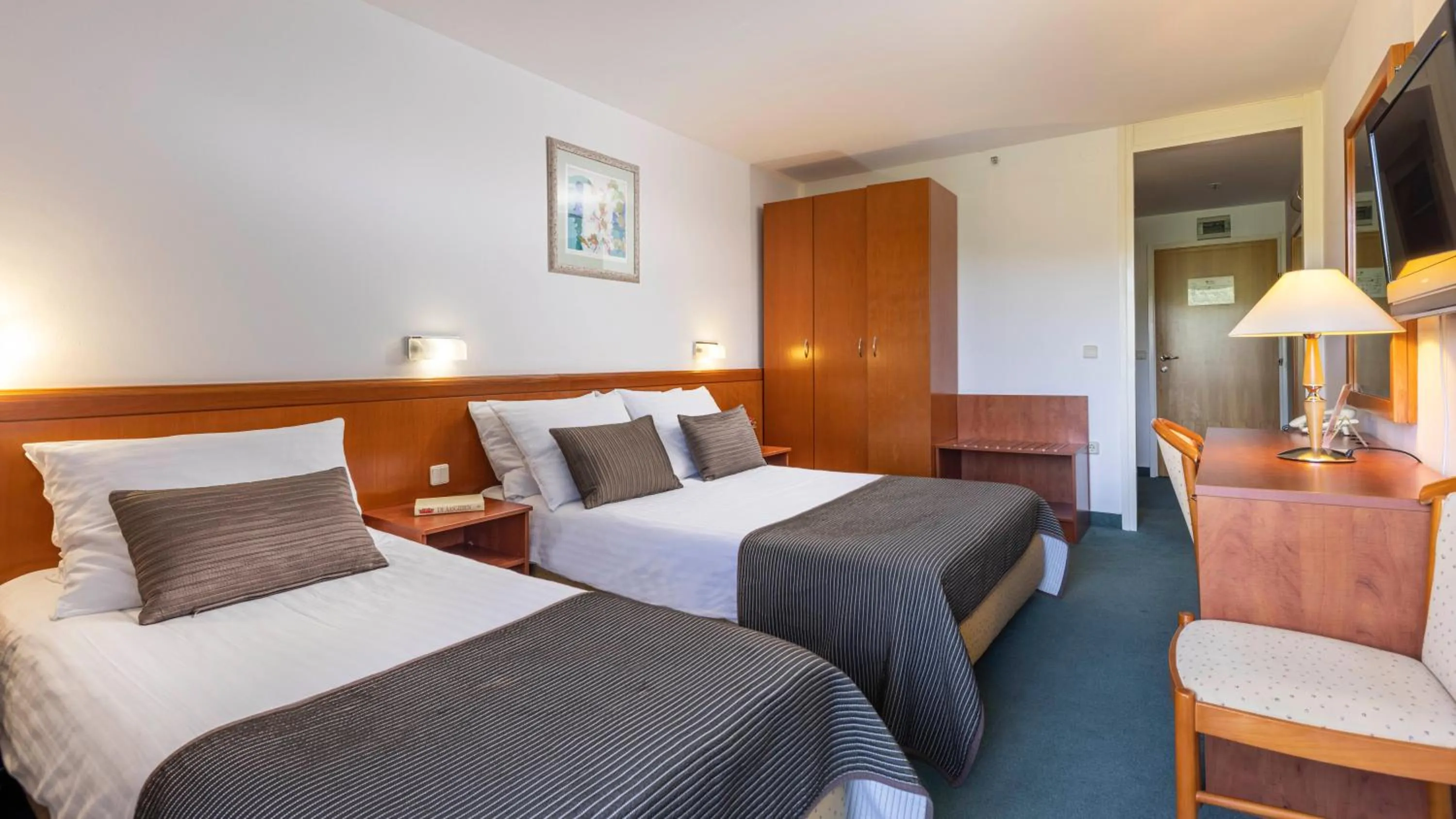 Bedroom, Bed in Hotel Jezero - Plitvice Lakes National Park