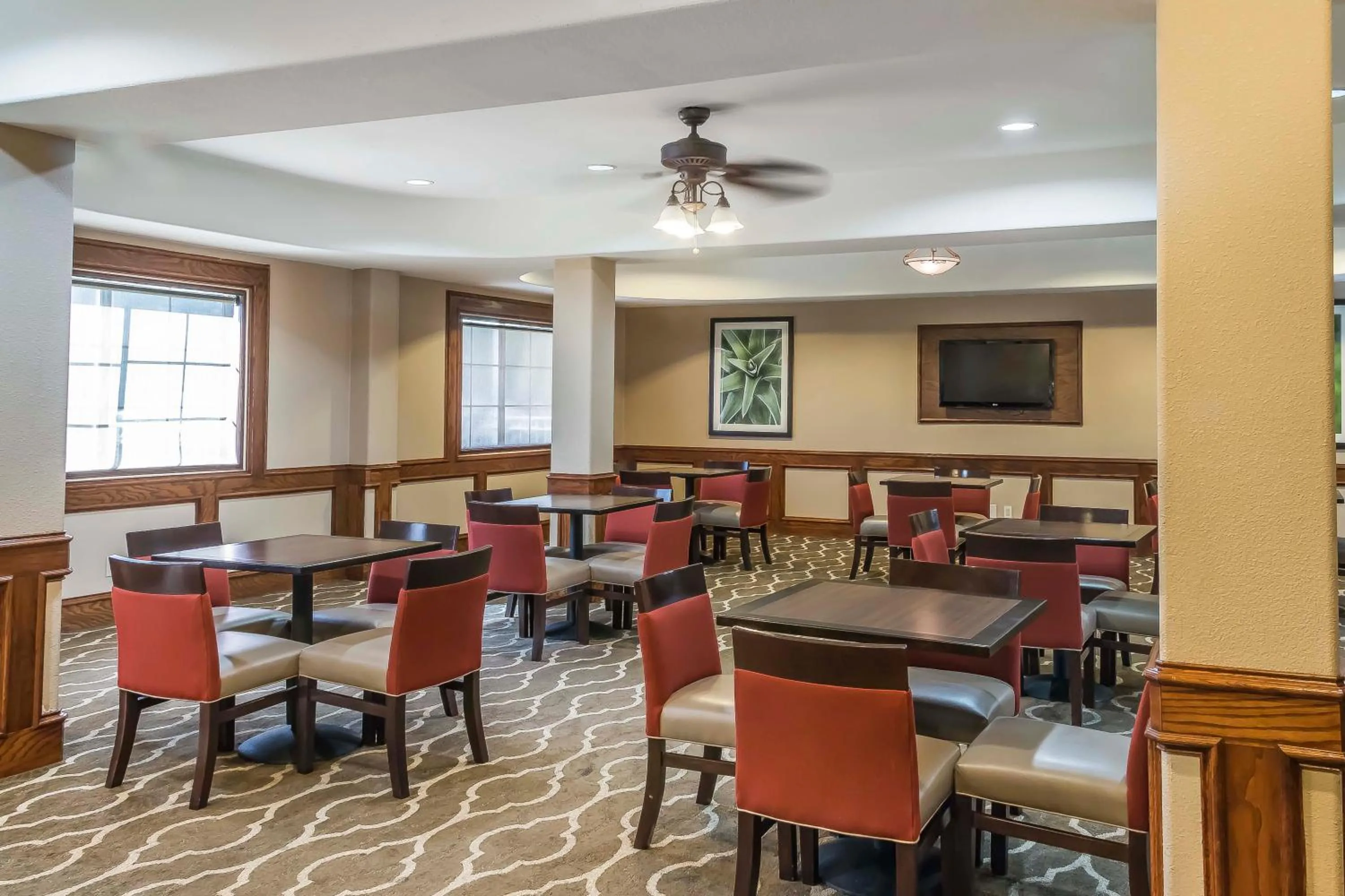 Buffet breakfast in MainStay Suites Edinburg South