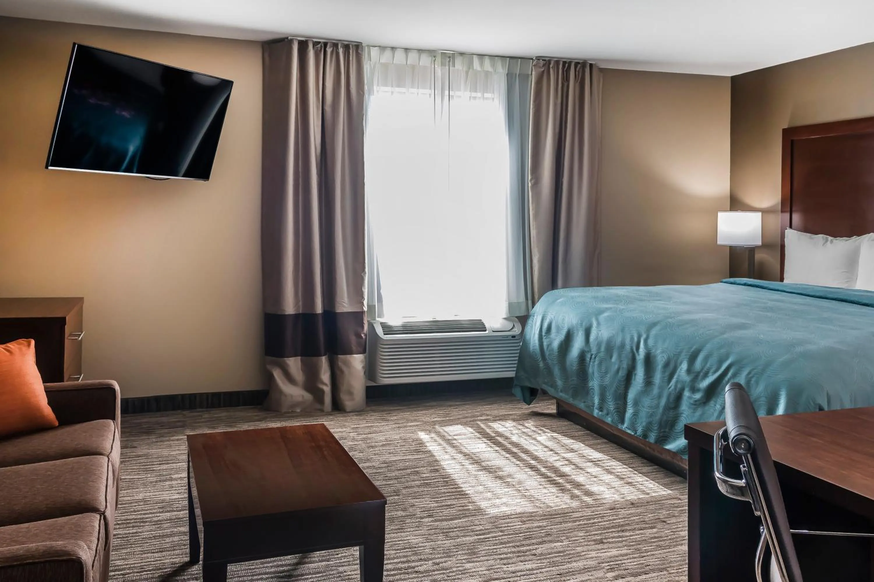 Bed in MainStay Suites Edinburg South