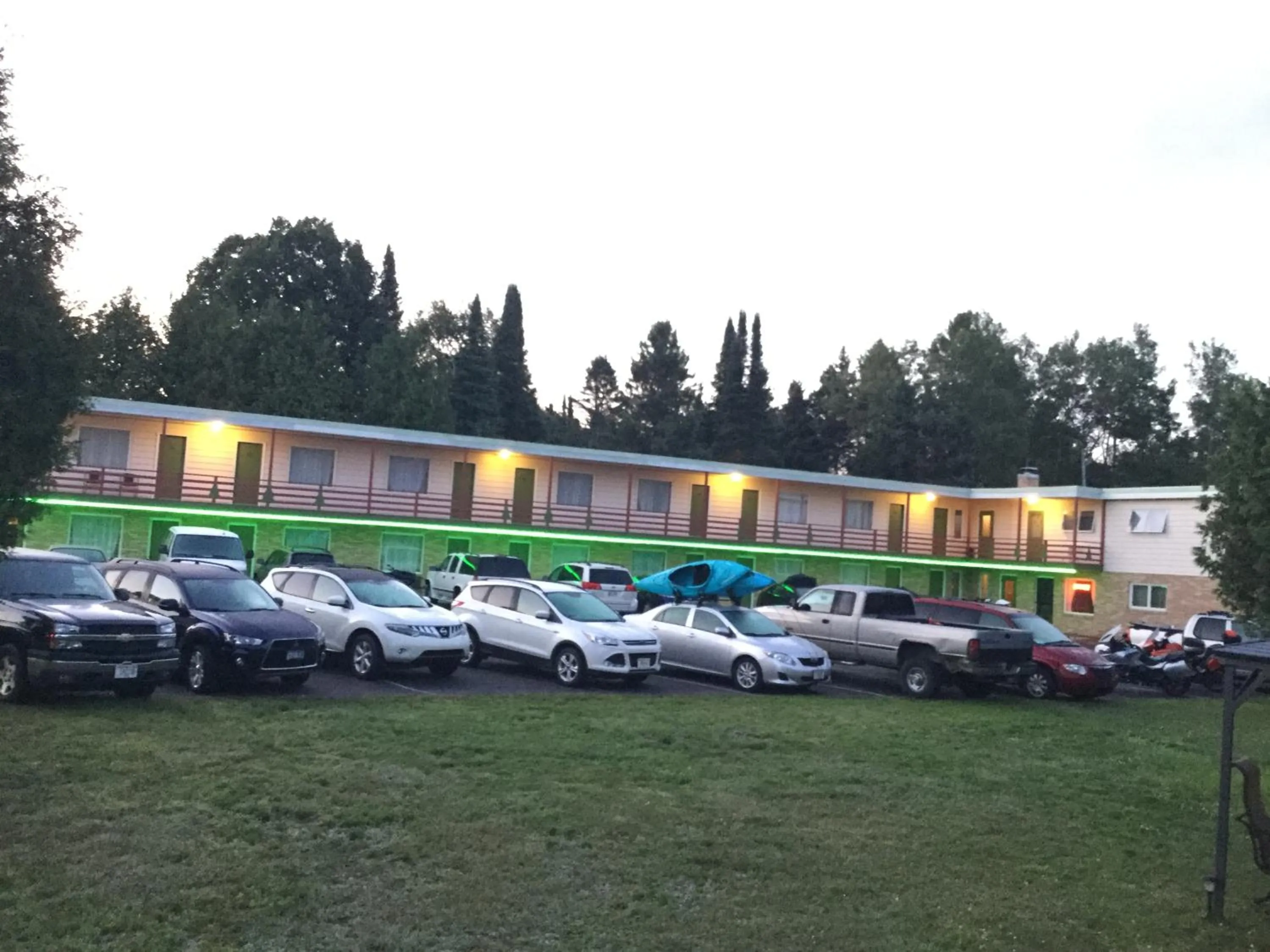 Cedars Motel