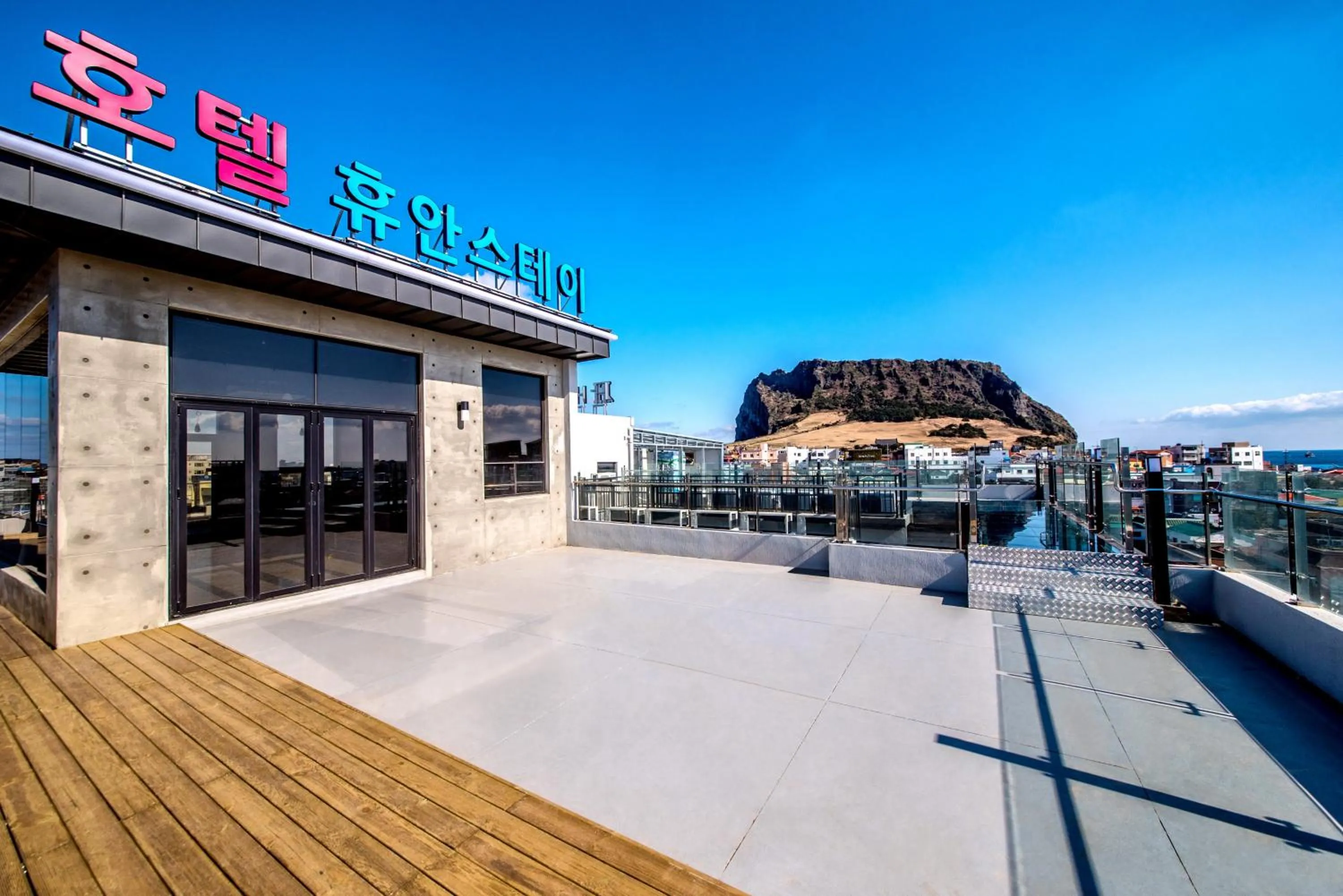 Property building in Hu An Stay Hotel