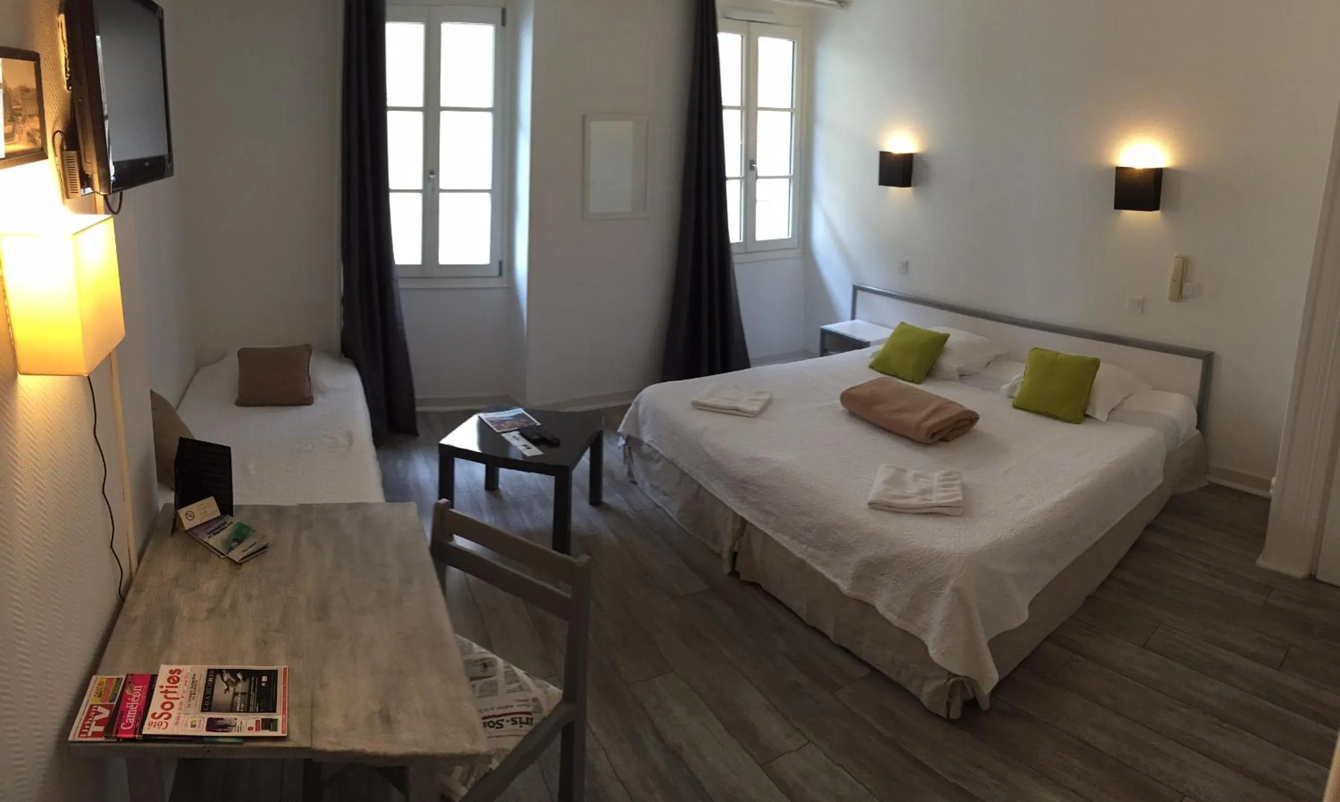 Photo of the whole room in Le Petit Hôtel