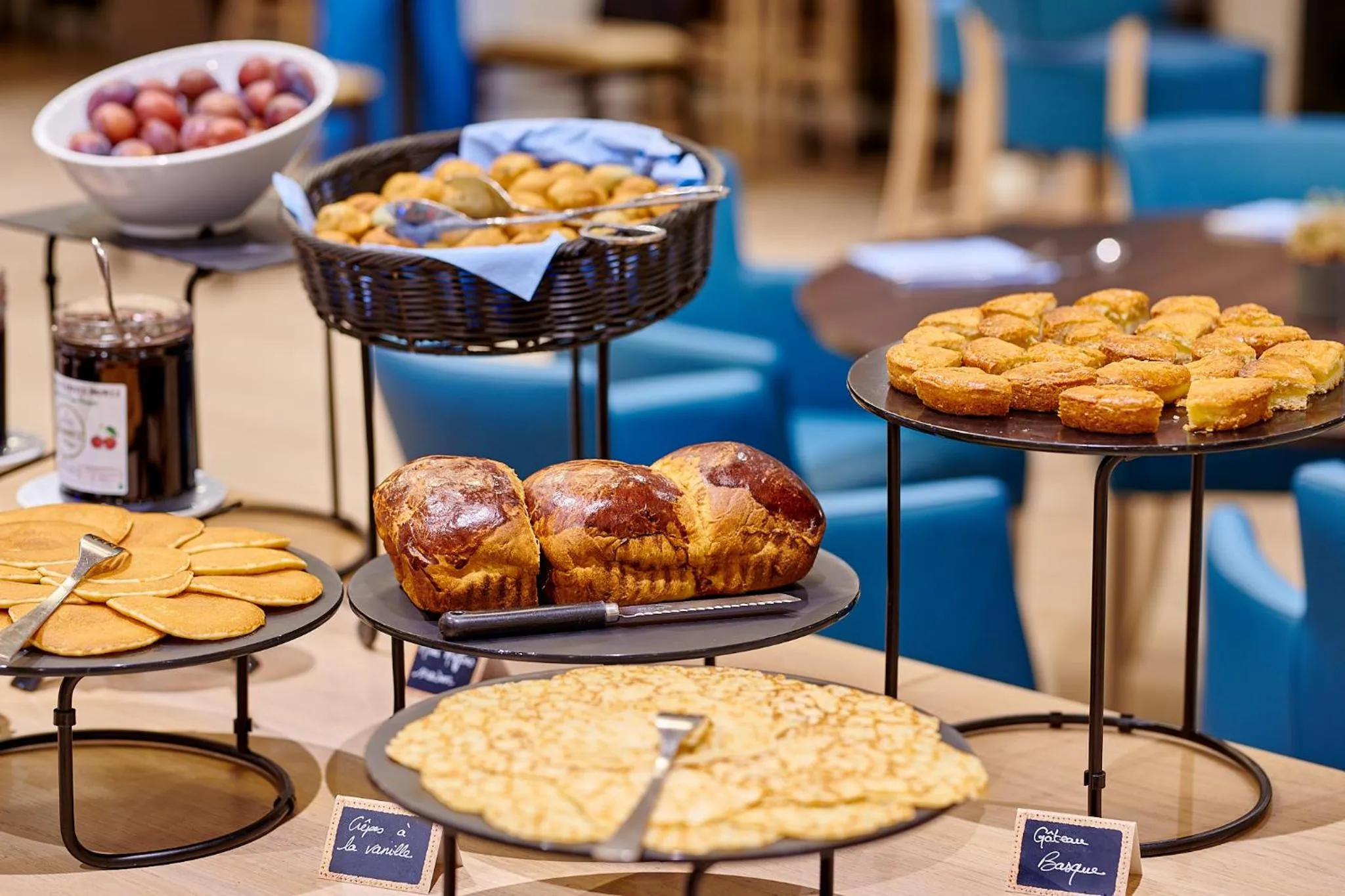 Food and drinks in Hôtel Le Biarritz