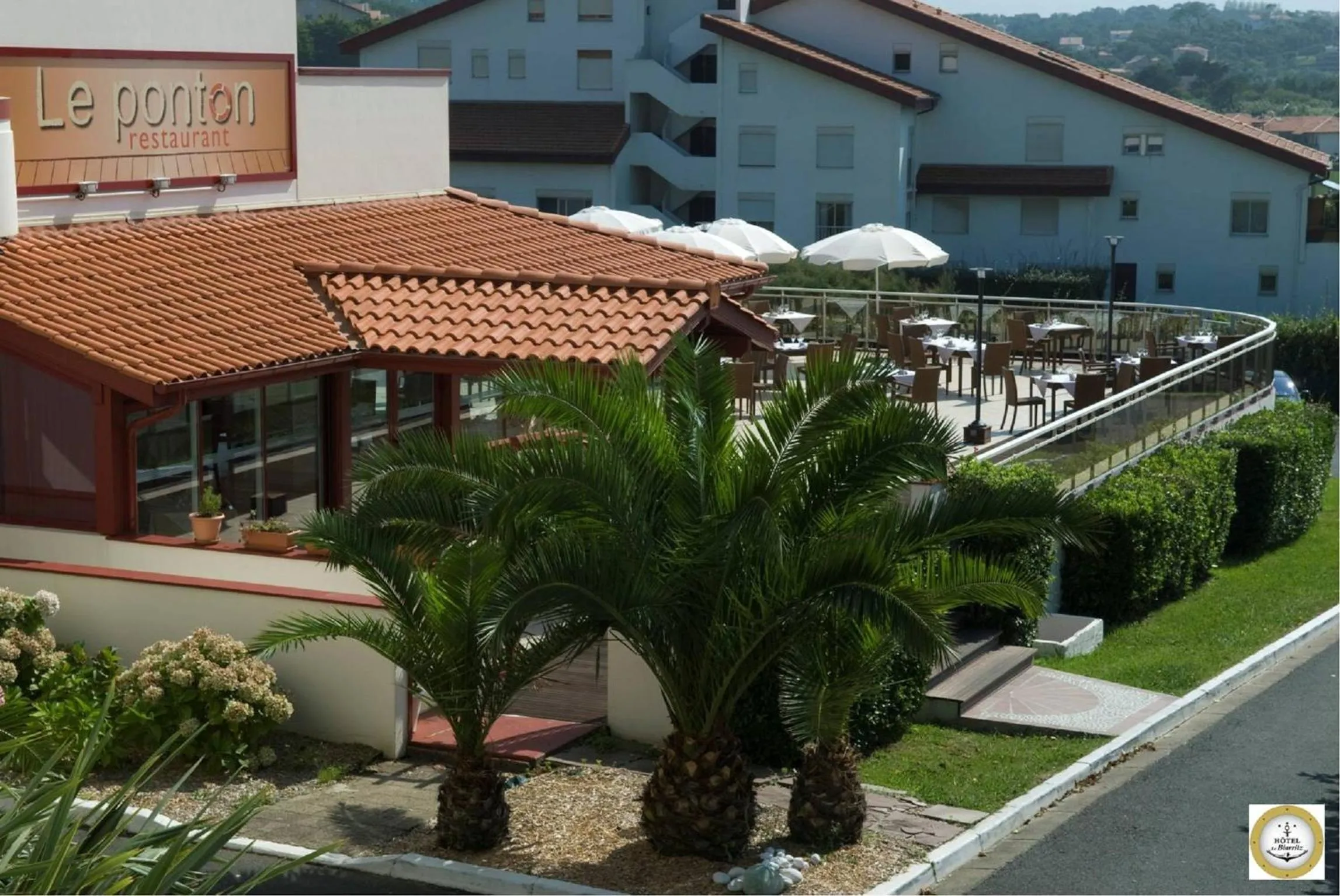 Facade/entrance in Hôtel Le Biarritz