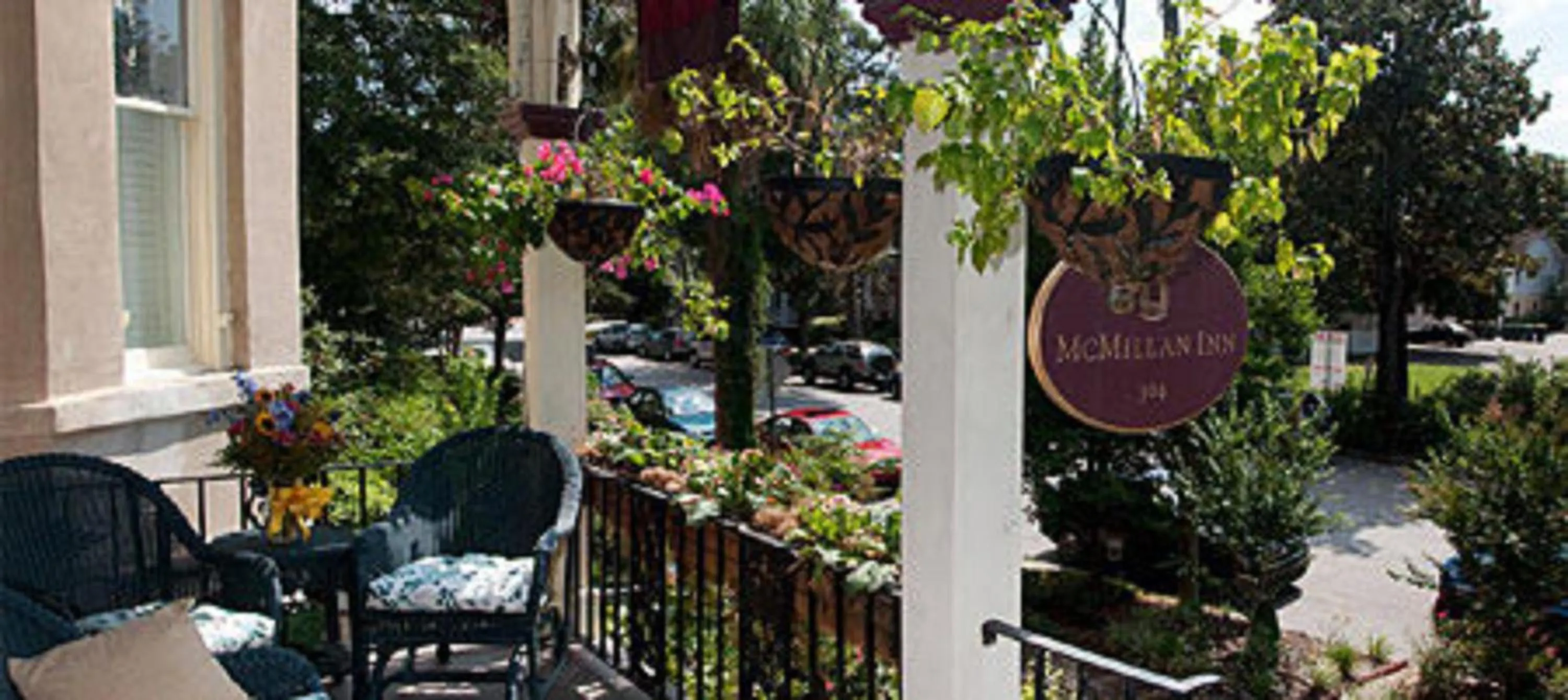 Facade/entrance in McMillan Inn