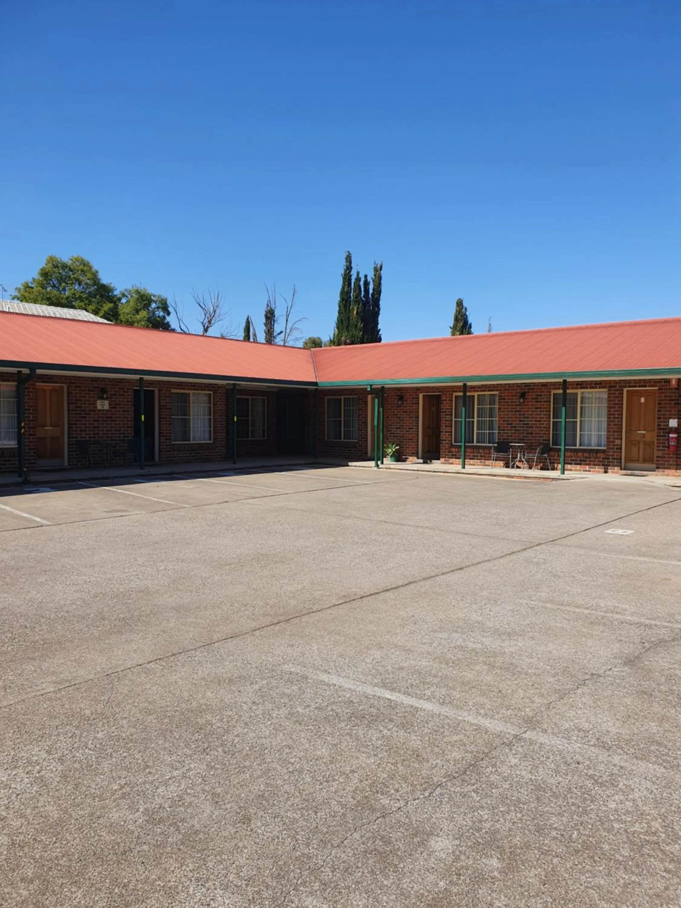 Property building in Alyn Motel