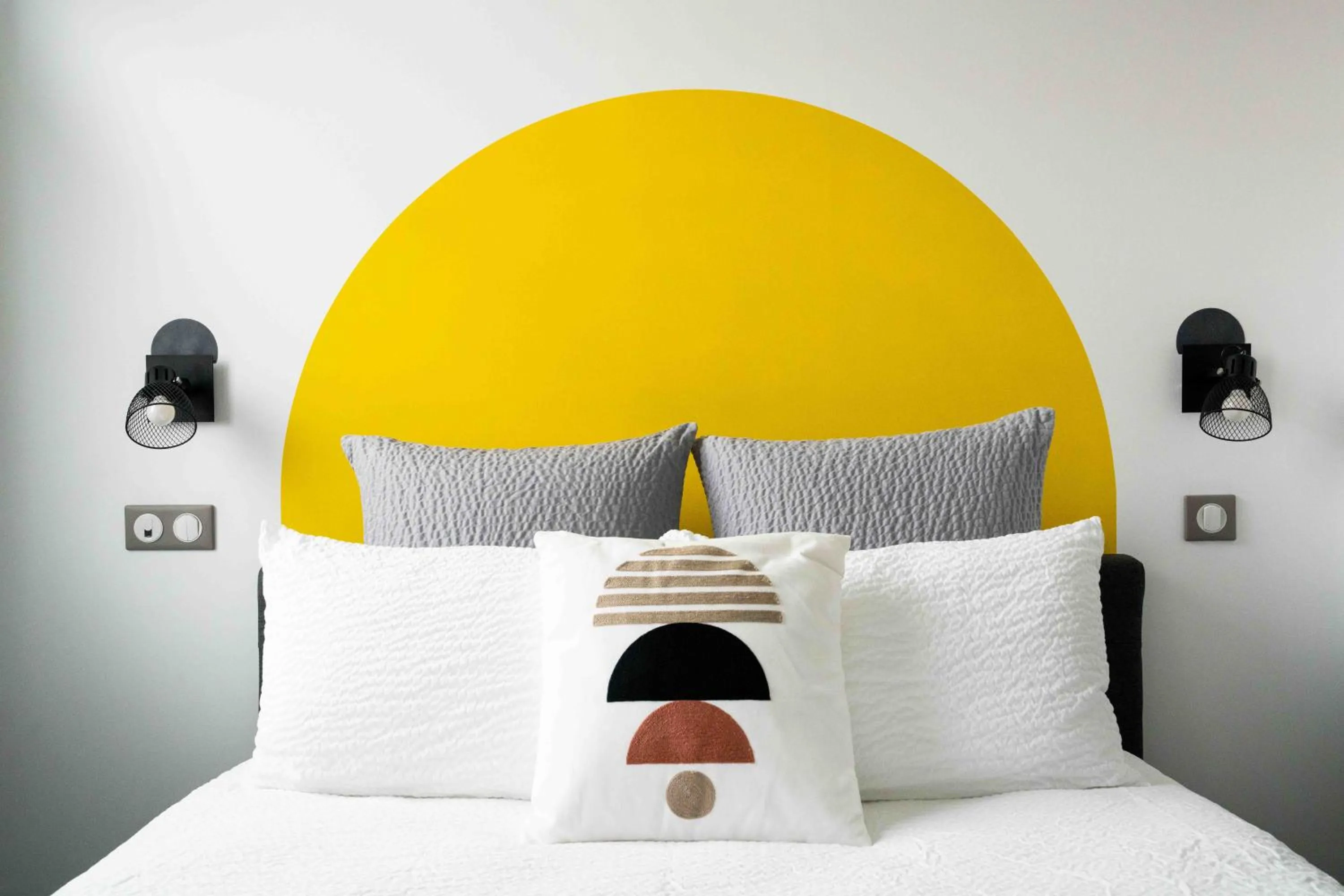 Bed in Hotel Txutxu-Mutxu