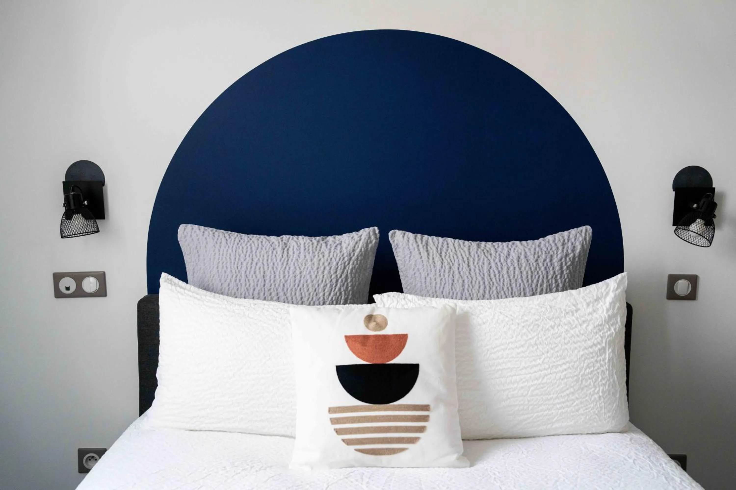 Bed in Hotel Txutxu-Mutxu