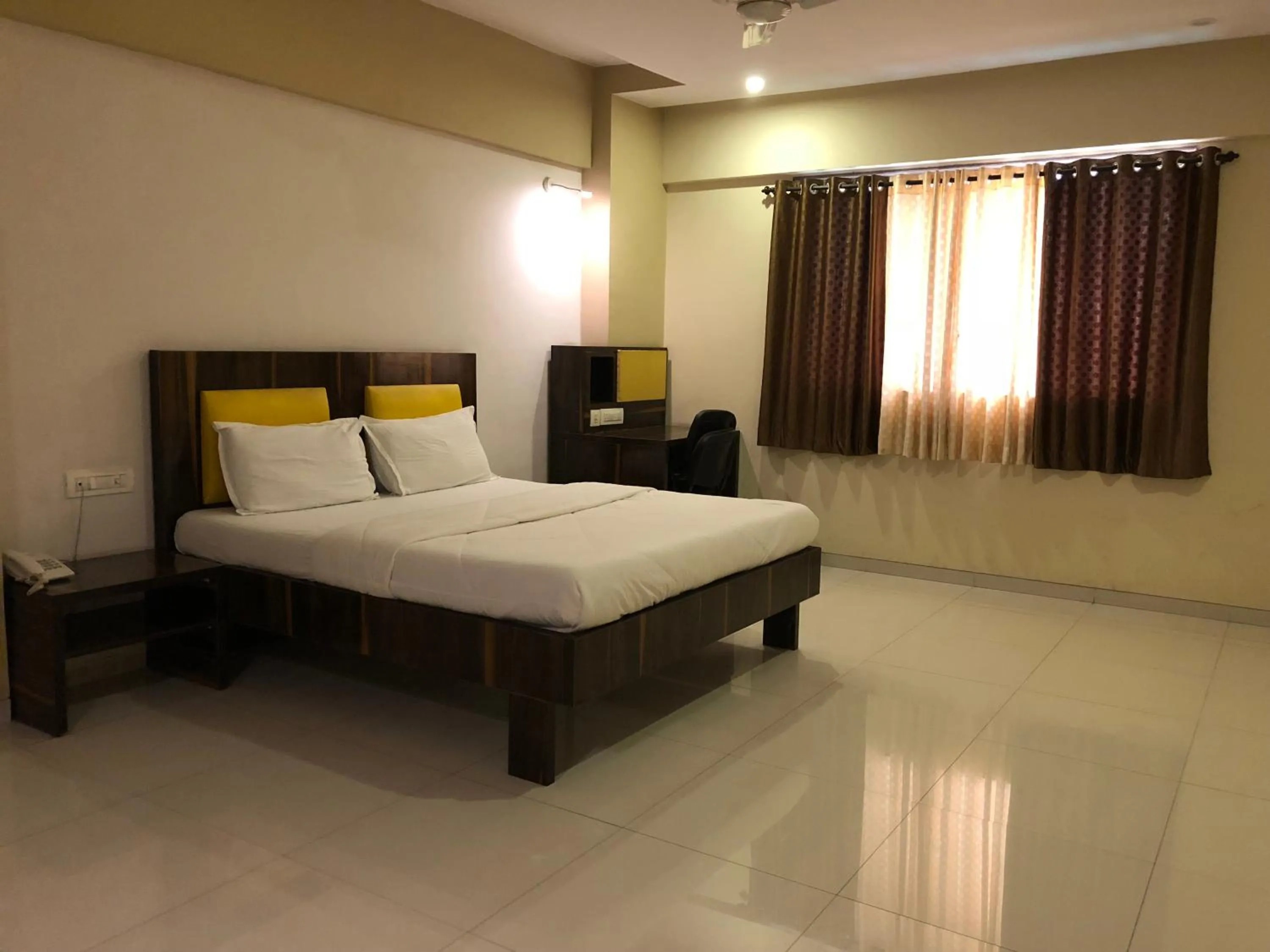 Pool view, Bed in Dhuri Resort