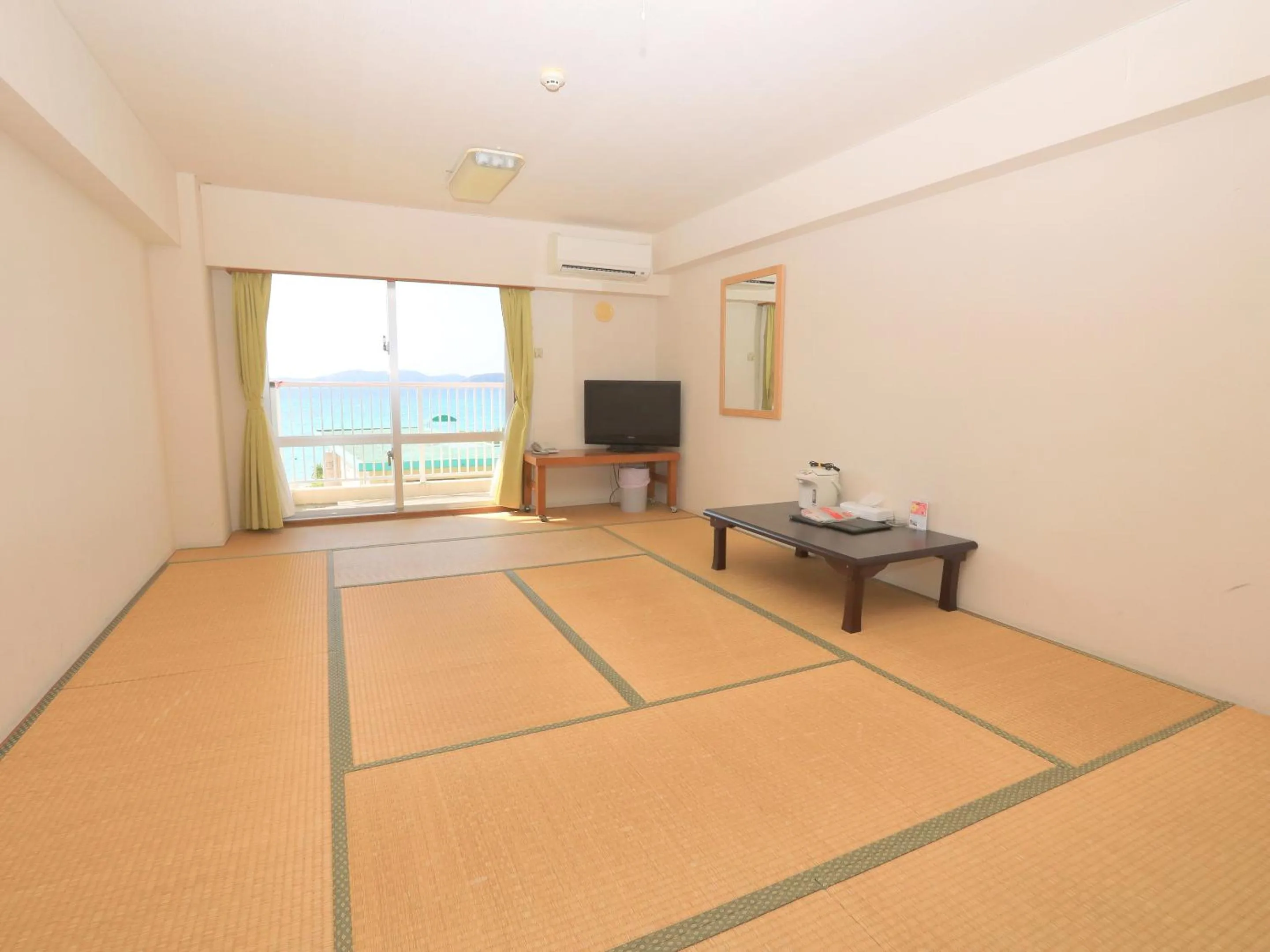 Photo of the whole room in Tokashiku Marine Villege