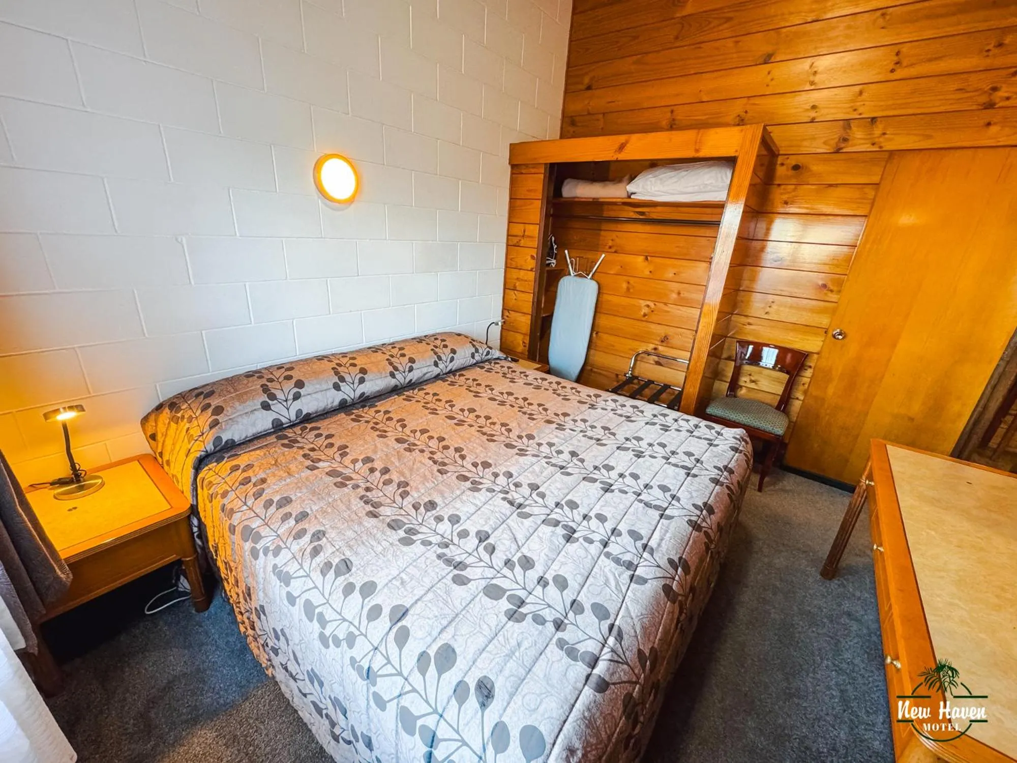 Bed in New Haven Motel