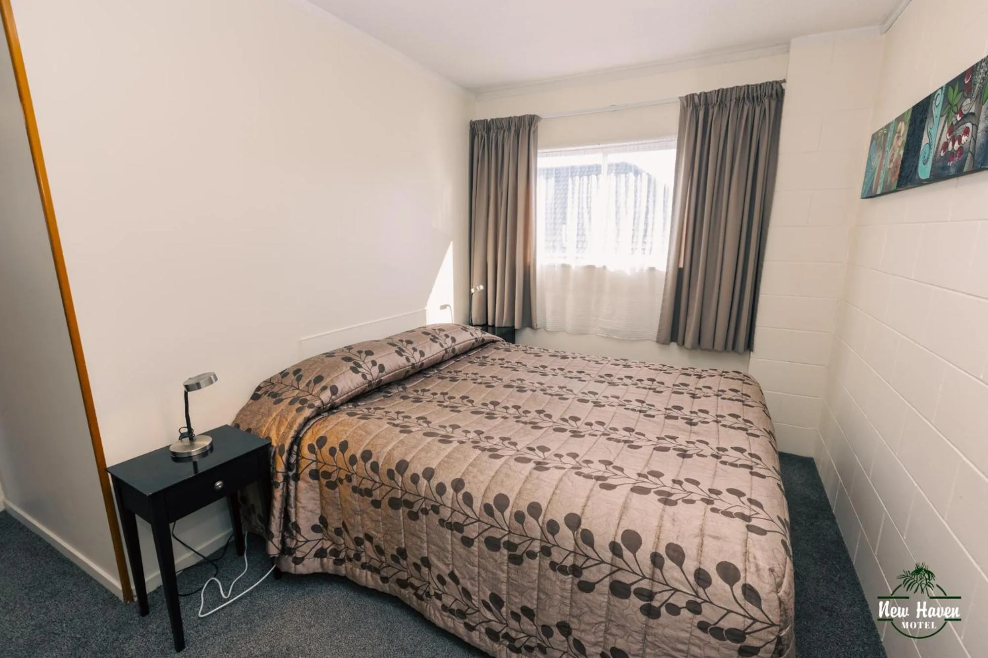 Bed in New Haven Motel