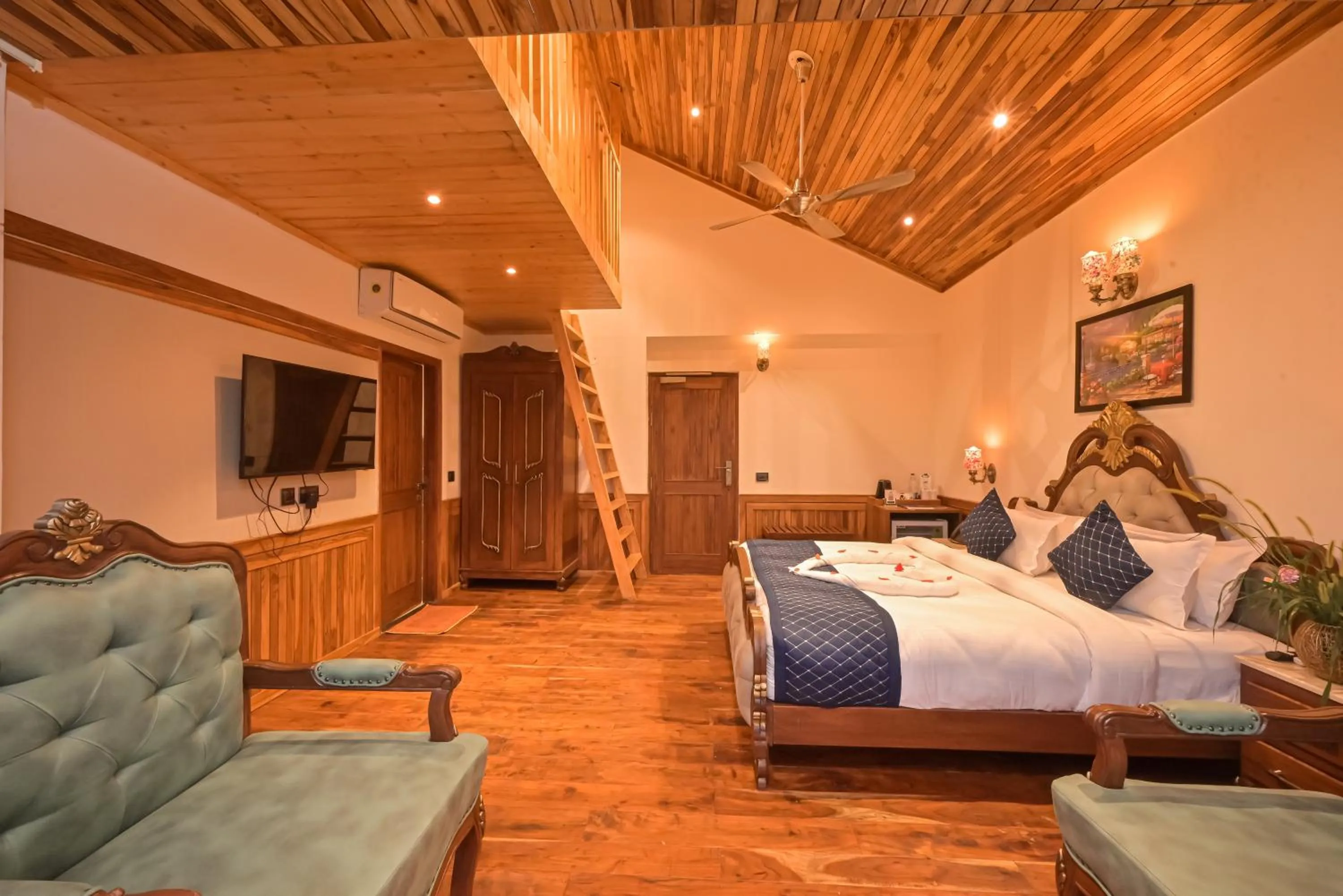 Bedroom, Bed in Jungle Lodge Resort