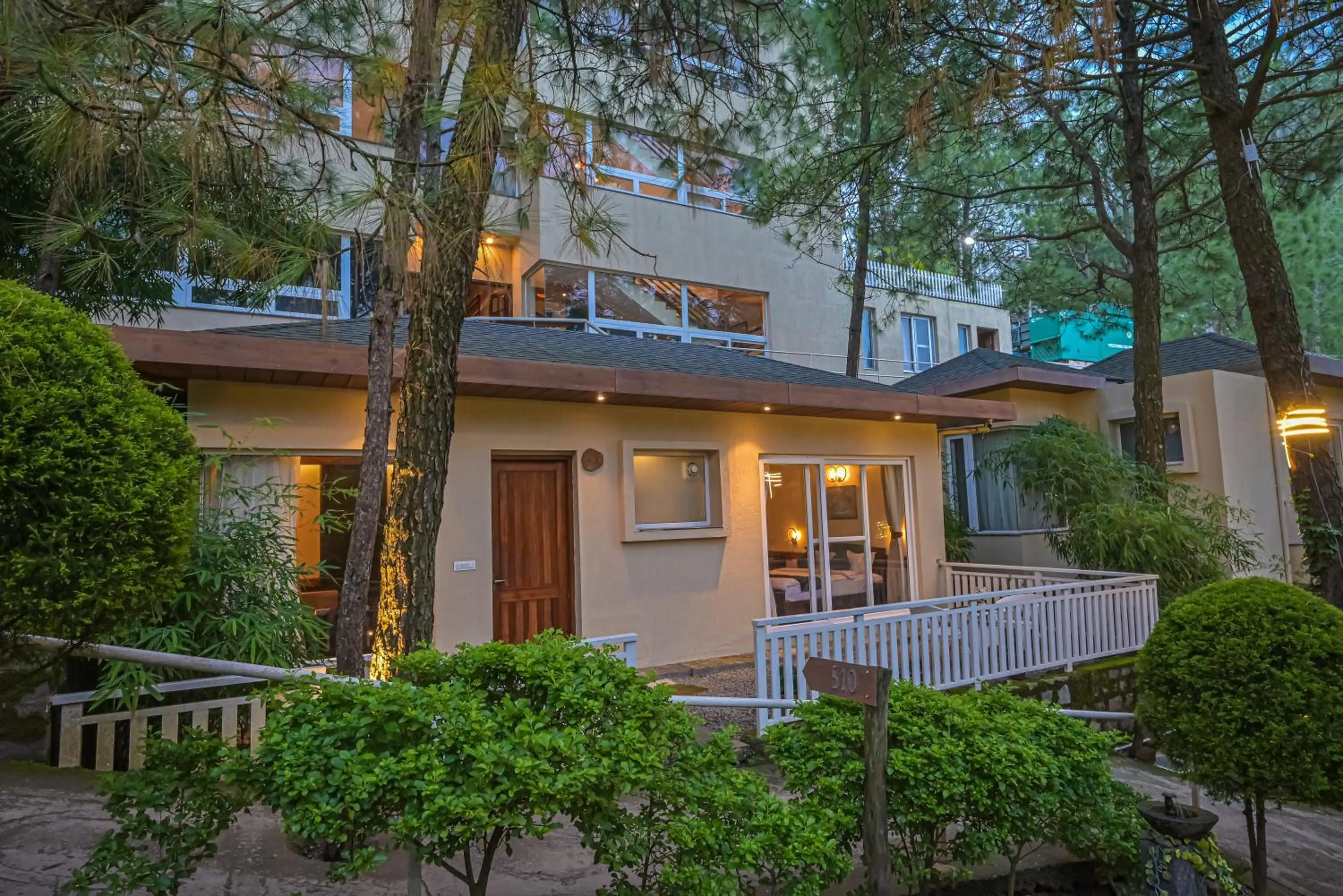 Facade/entrance in Jungle Lodge Resort