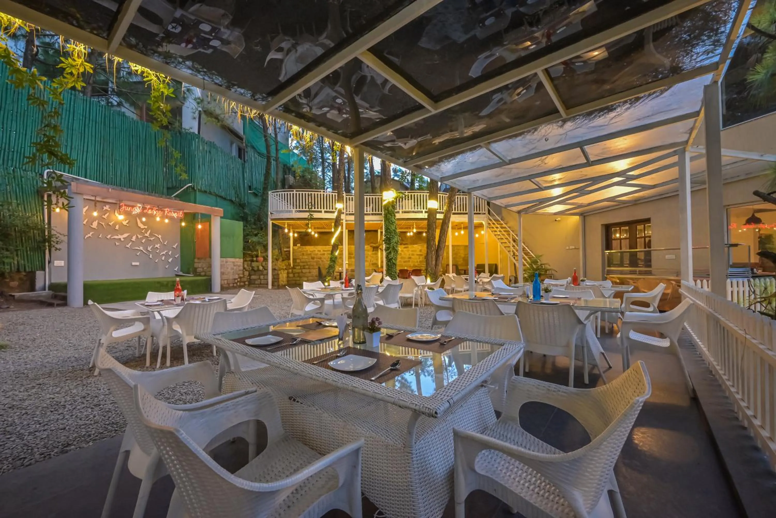 Restaurant/places to eat in Jungle Lodge Resort