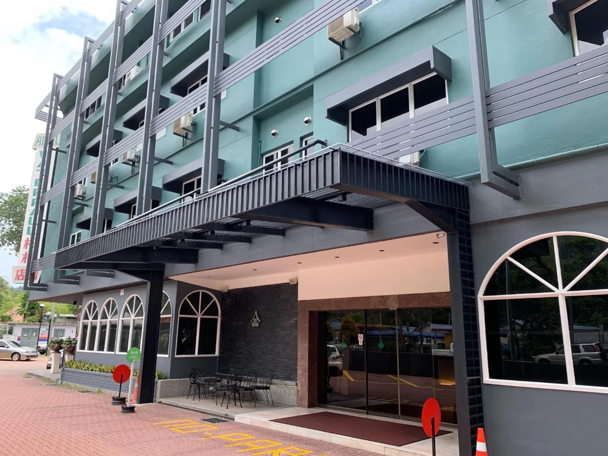 Property building in Hotel Waterfall