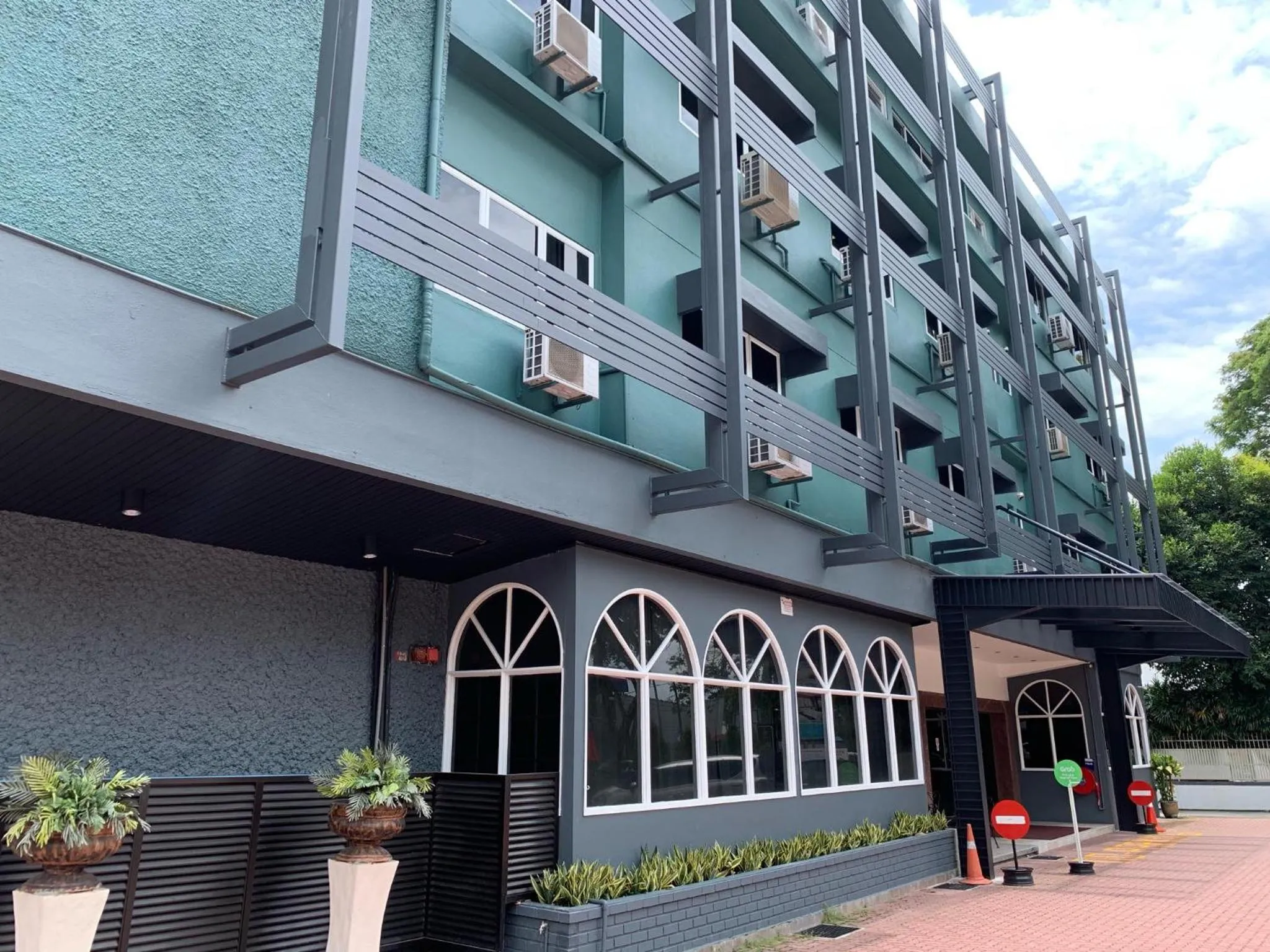 Property building in Hotel Waterfall