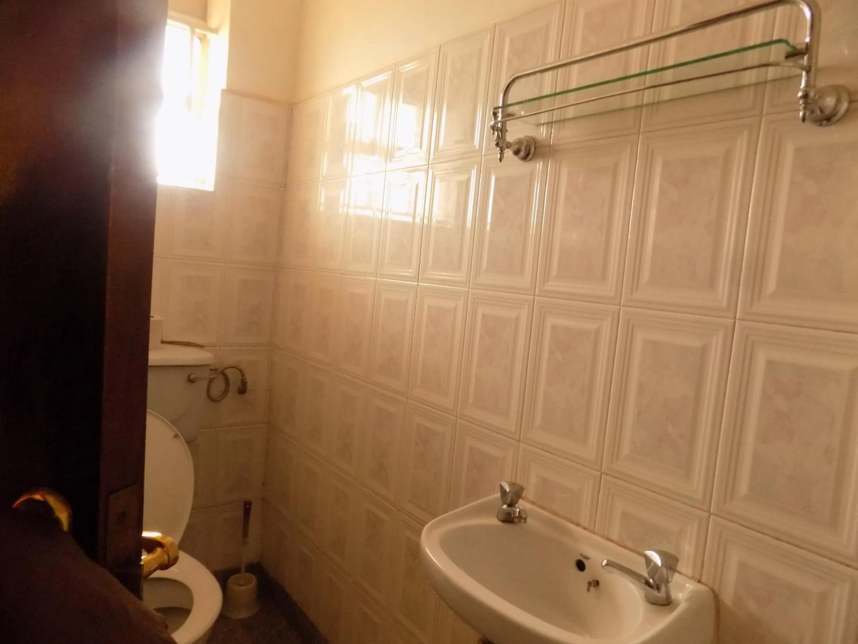 Shower in Meliva Guest House Mbarara