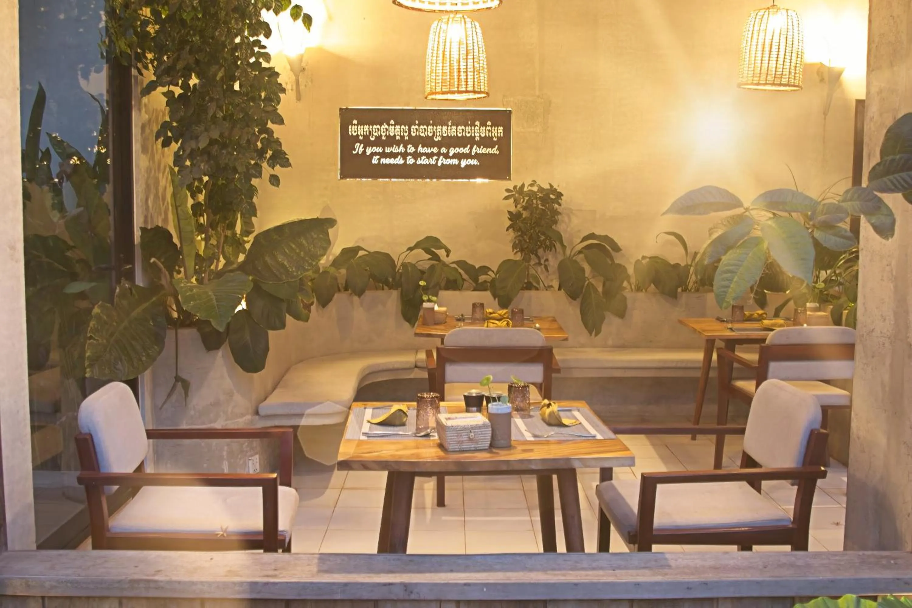 Restaurant/places to eat in Le Chanthou Boutique