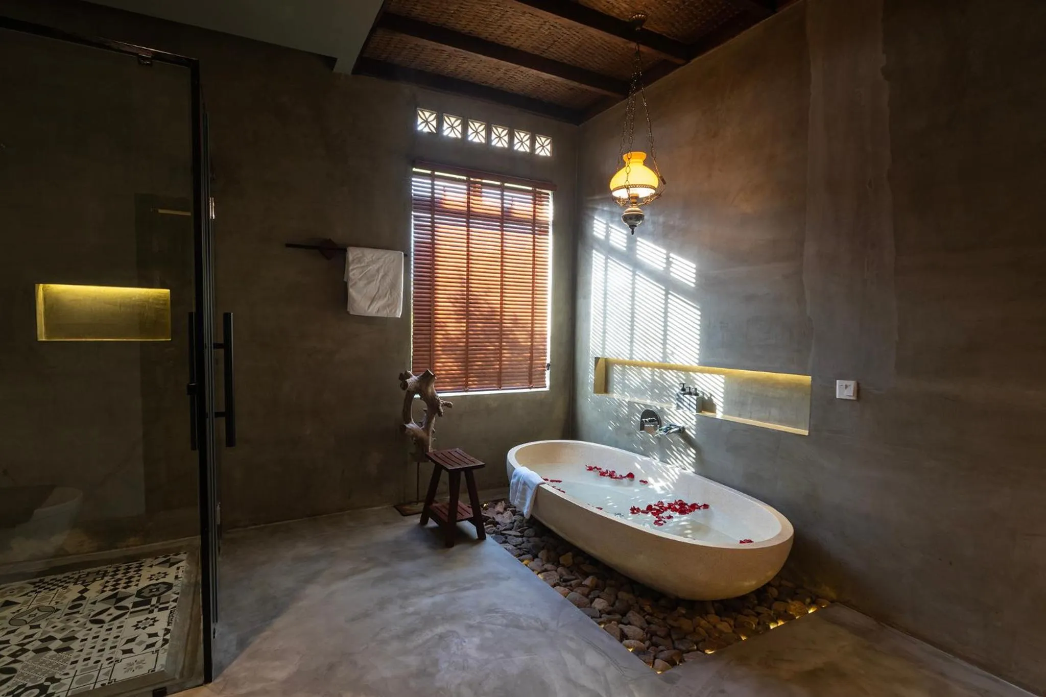 Bath in Le Chanthou Boutique