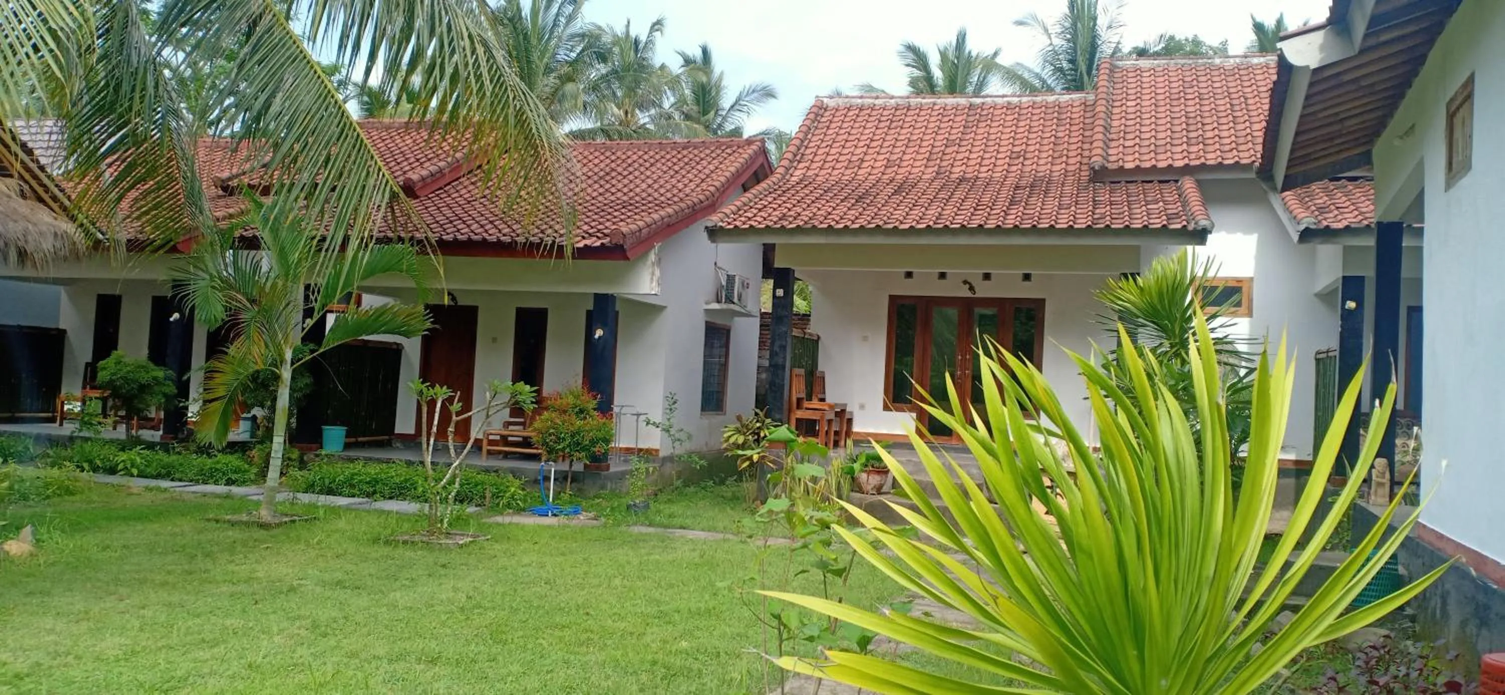 Property building in Dewi Garden Guesthouse