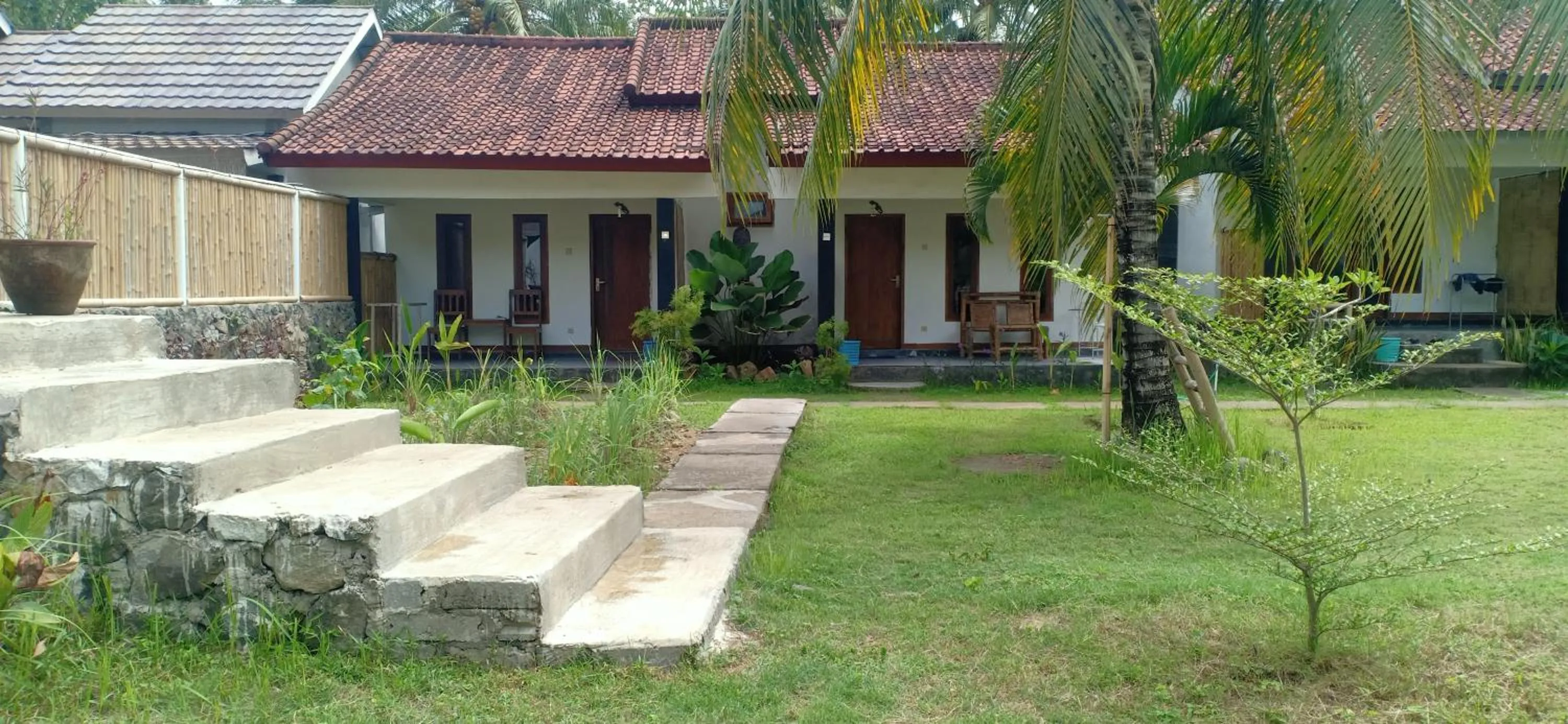Property building in Dewi Garden Guesthouse