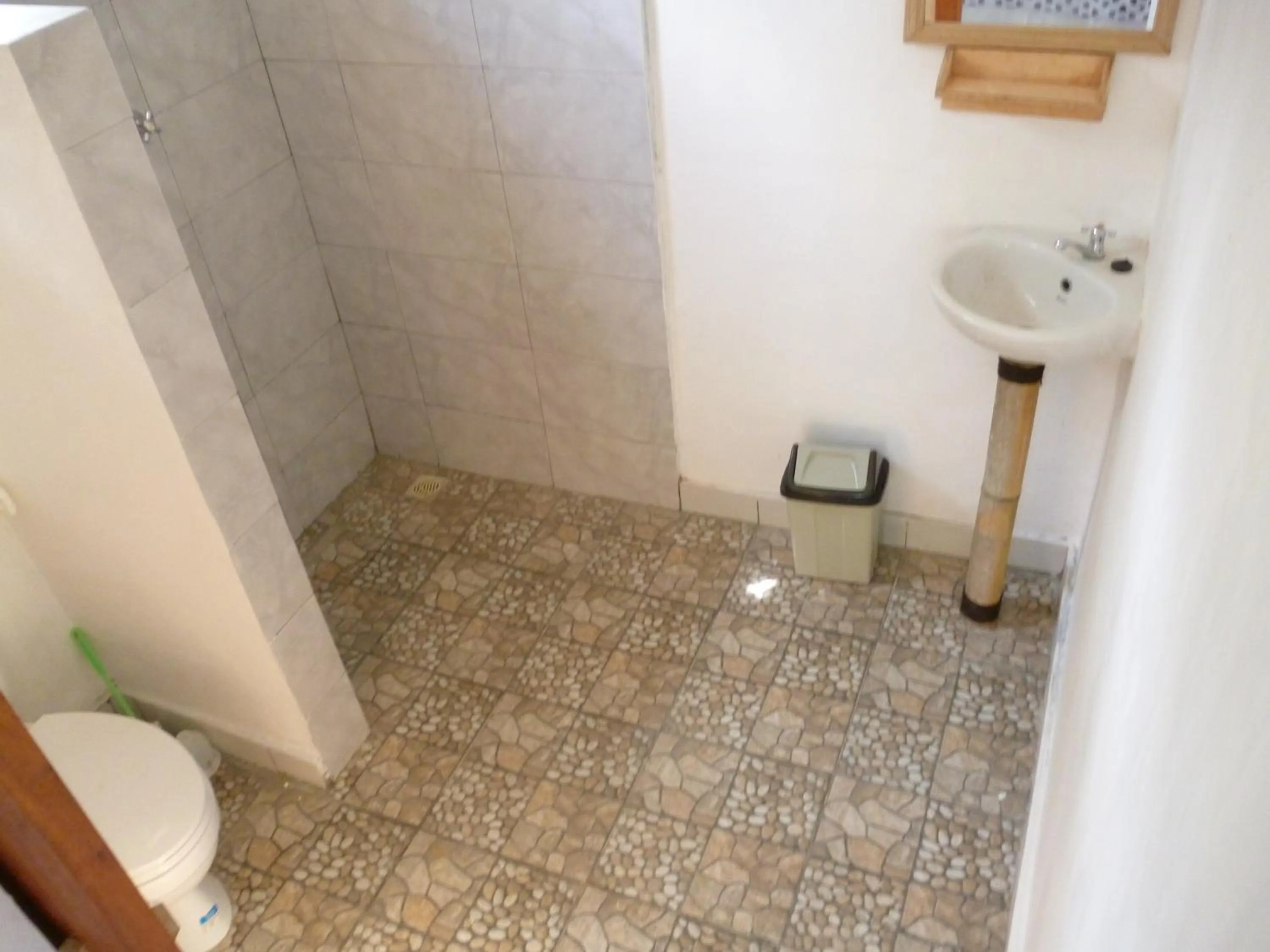 Property building in Dewi Garden Guesthouse