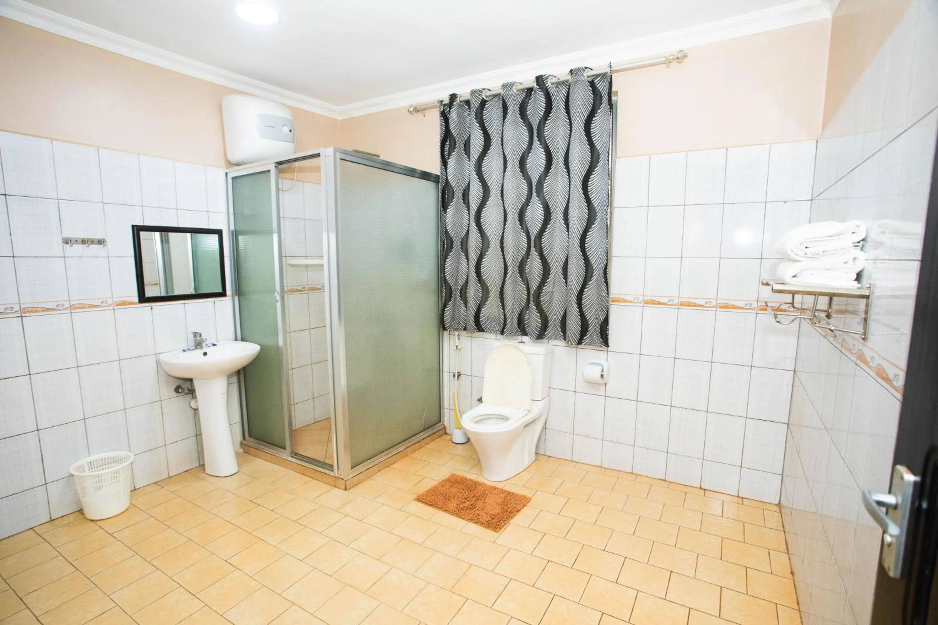 Bathroom in Keys Hotel Mbokomu Branch