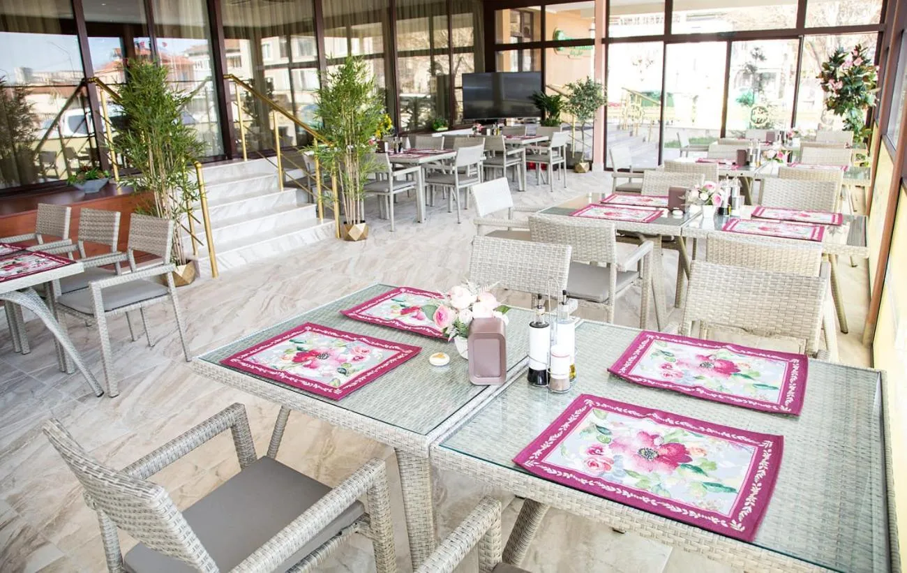 Restaurant/places to eat in Boutique Hotel VSK Kentavar