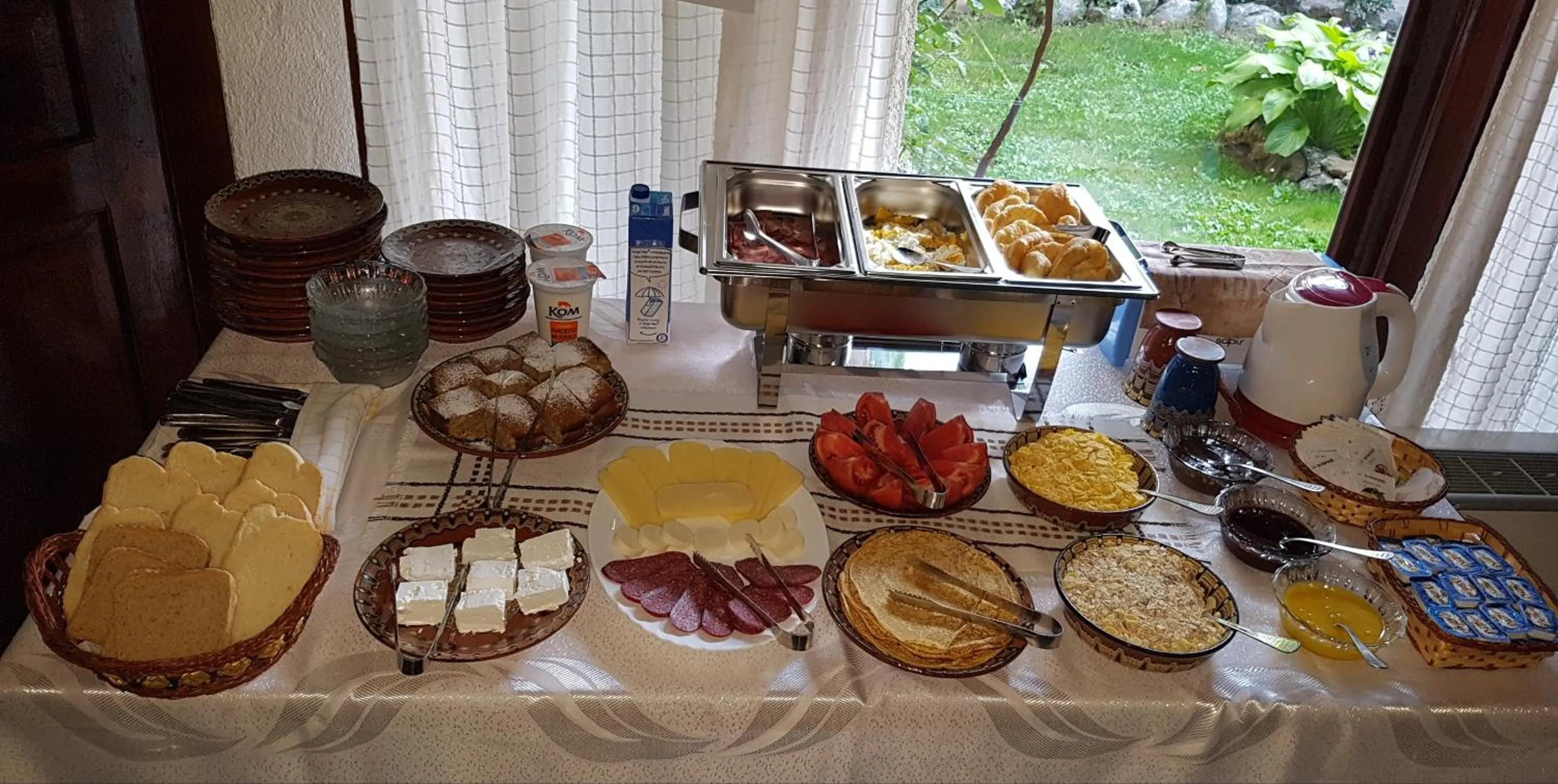 Breakfast in Trenchova Guest House
