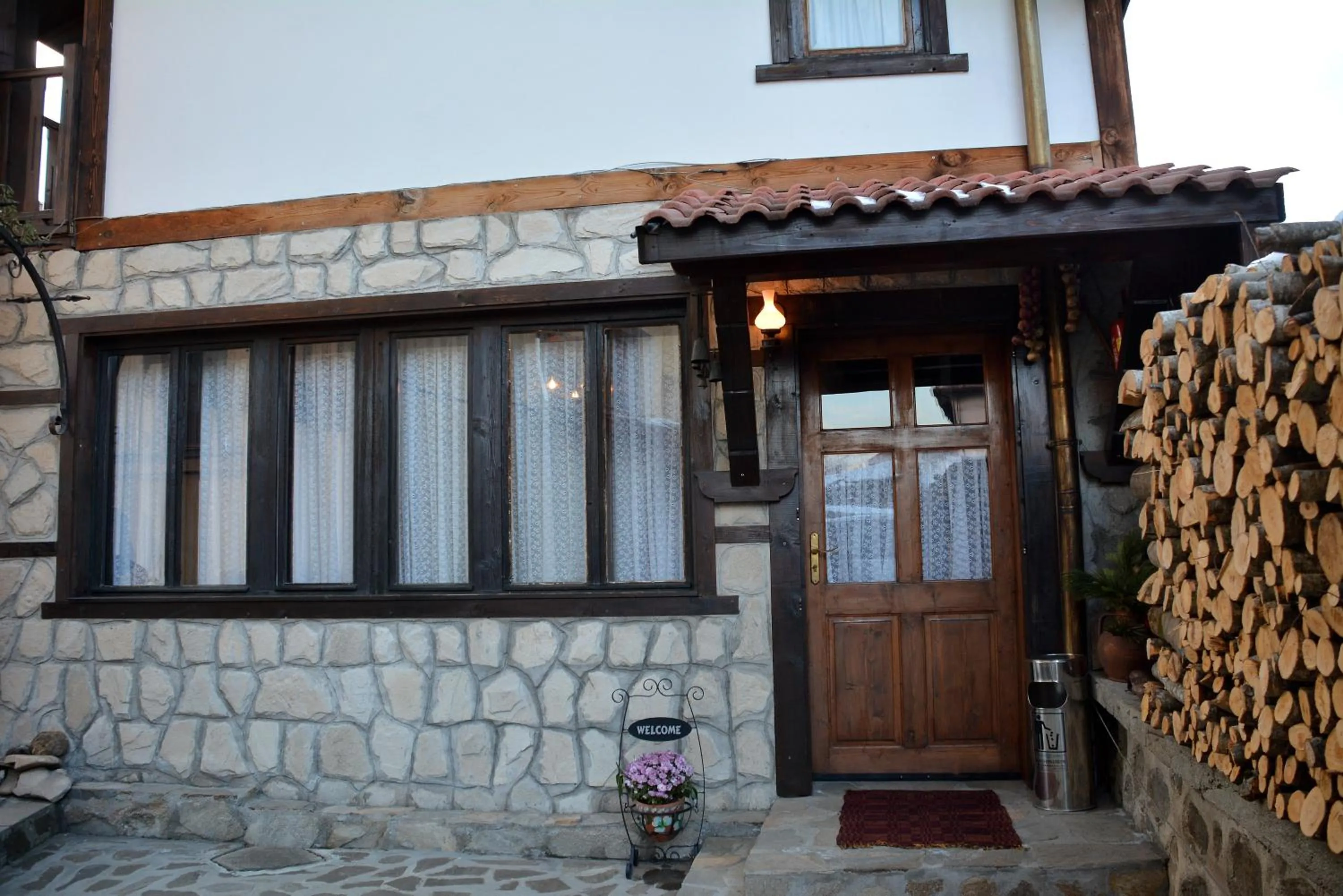 Facade/entrance in Trenchova Guest House