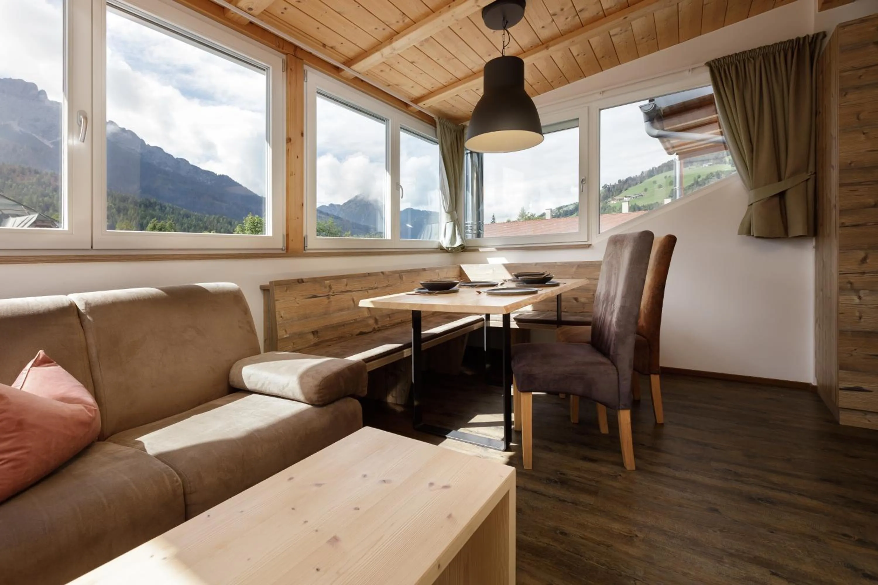 Dolomite Apartments - by Familiaris