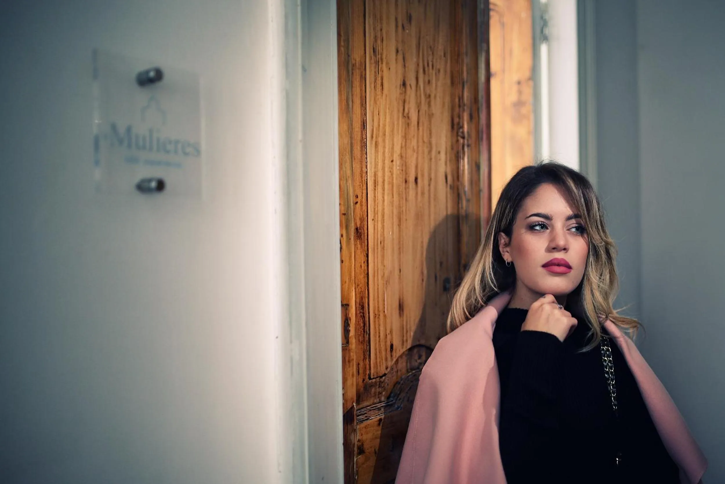 Facade/entrance in Le Mulieres