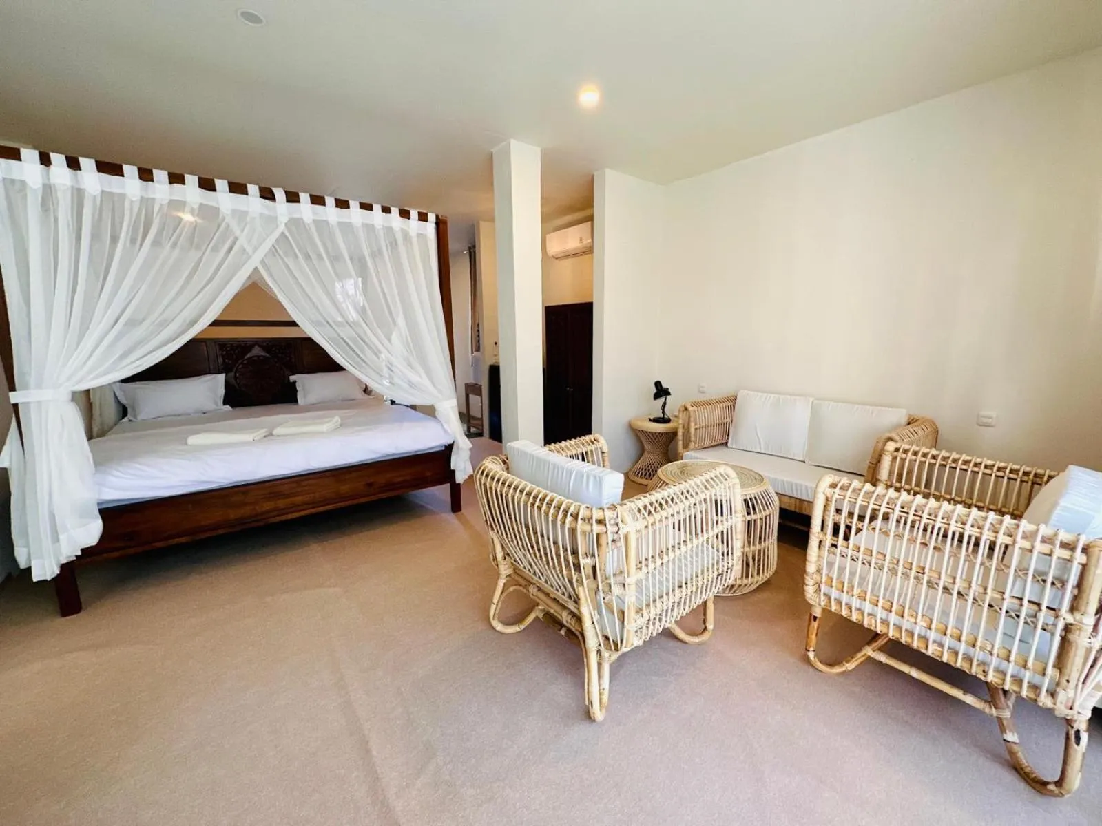 Bed in Casa Nemo Beach Resort & Spa