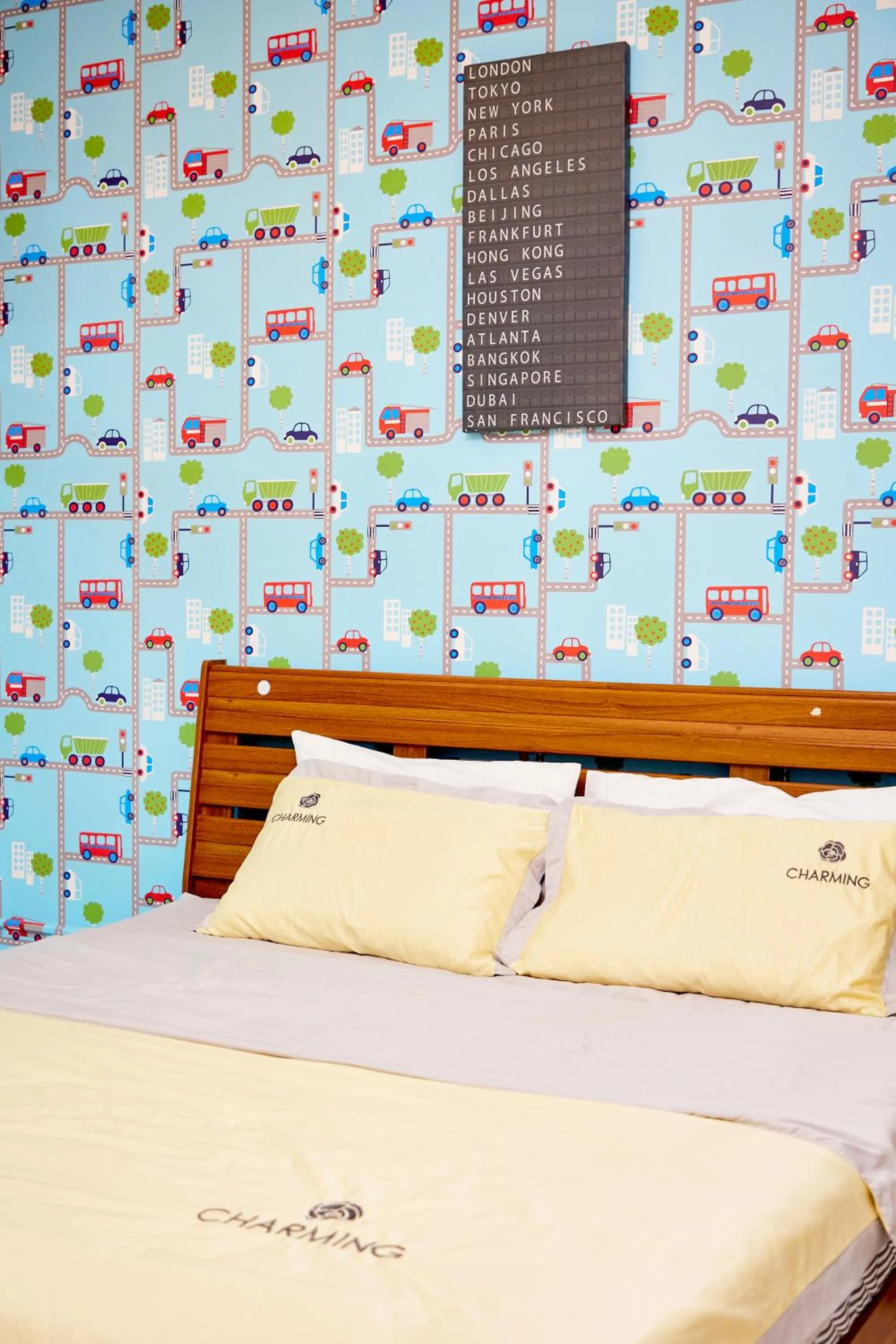 Bed in Baan Dara Resort