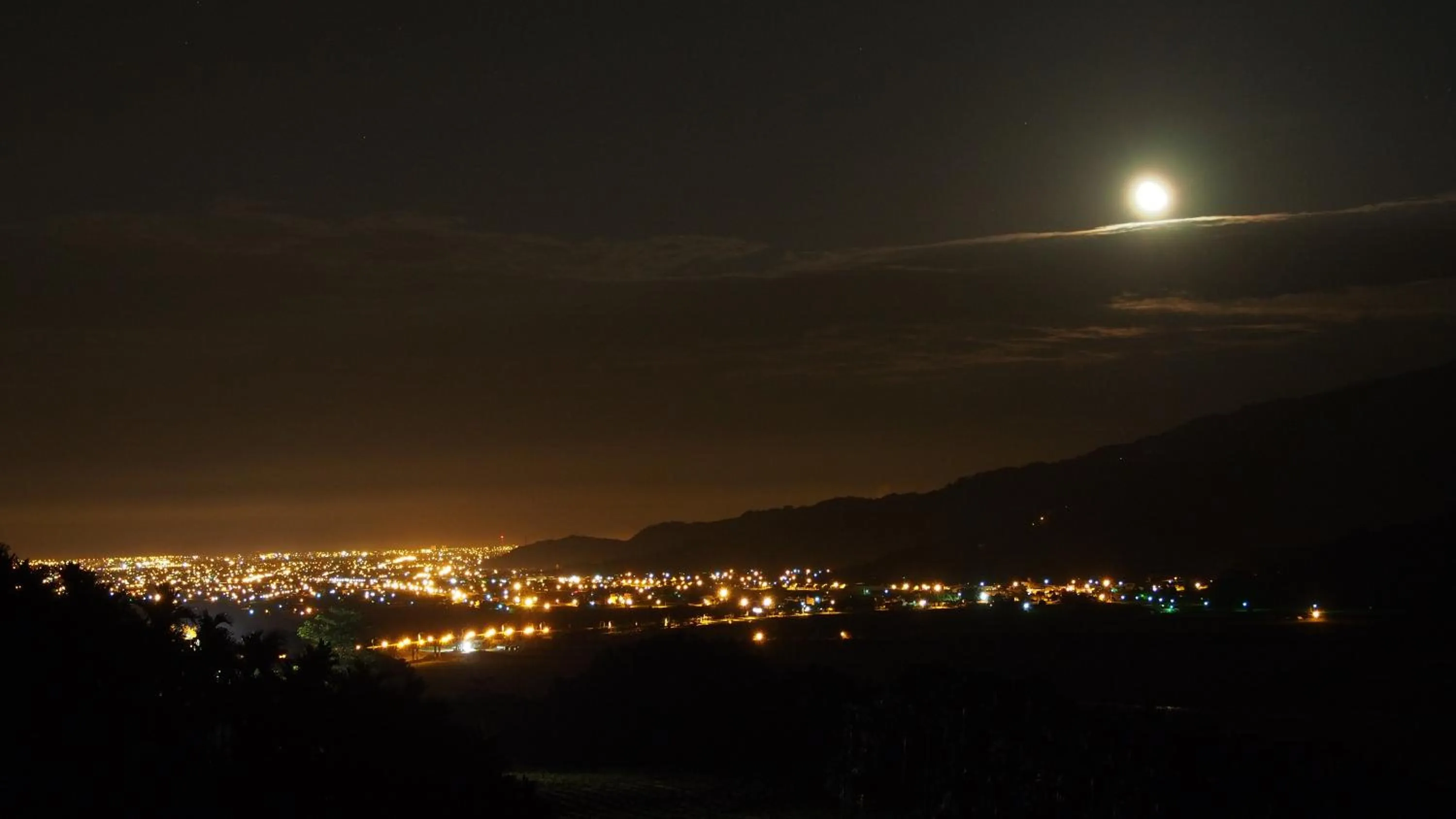 Night in 山禾居 道 Villa