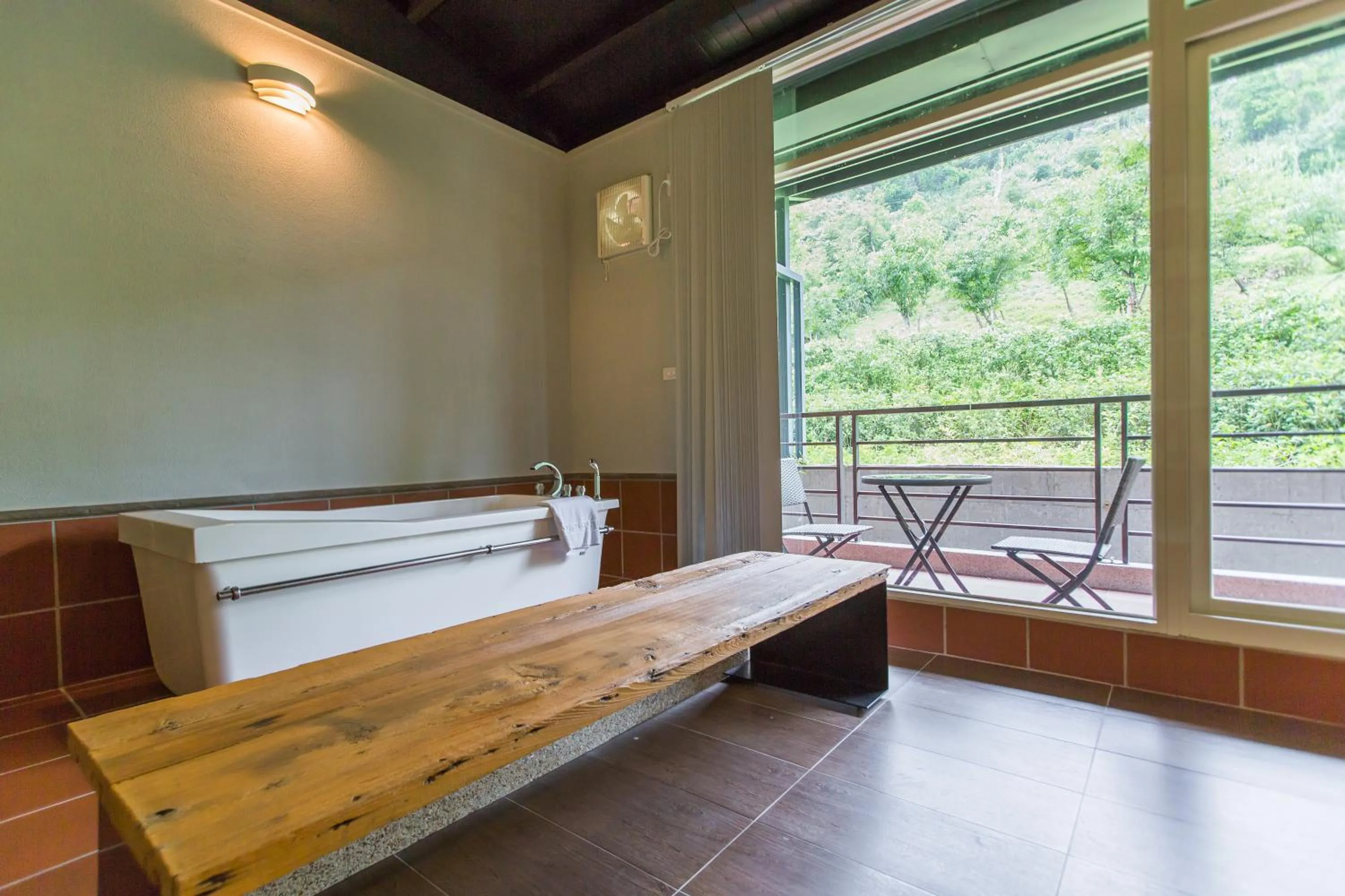 Bathroom, Bed in 山禾居 道 Villa