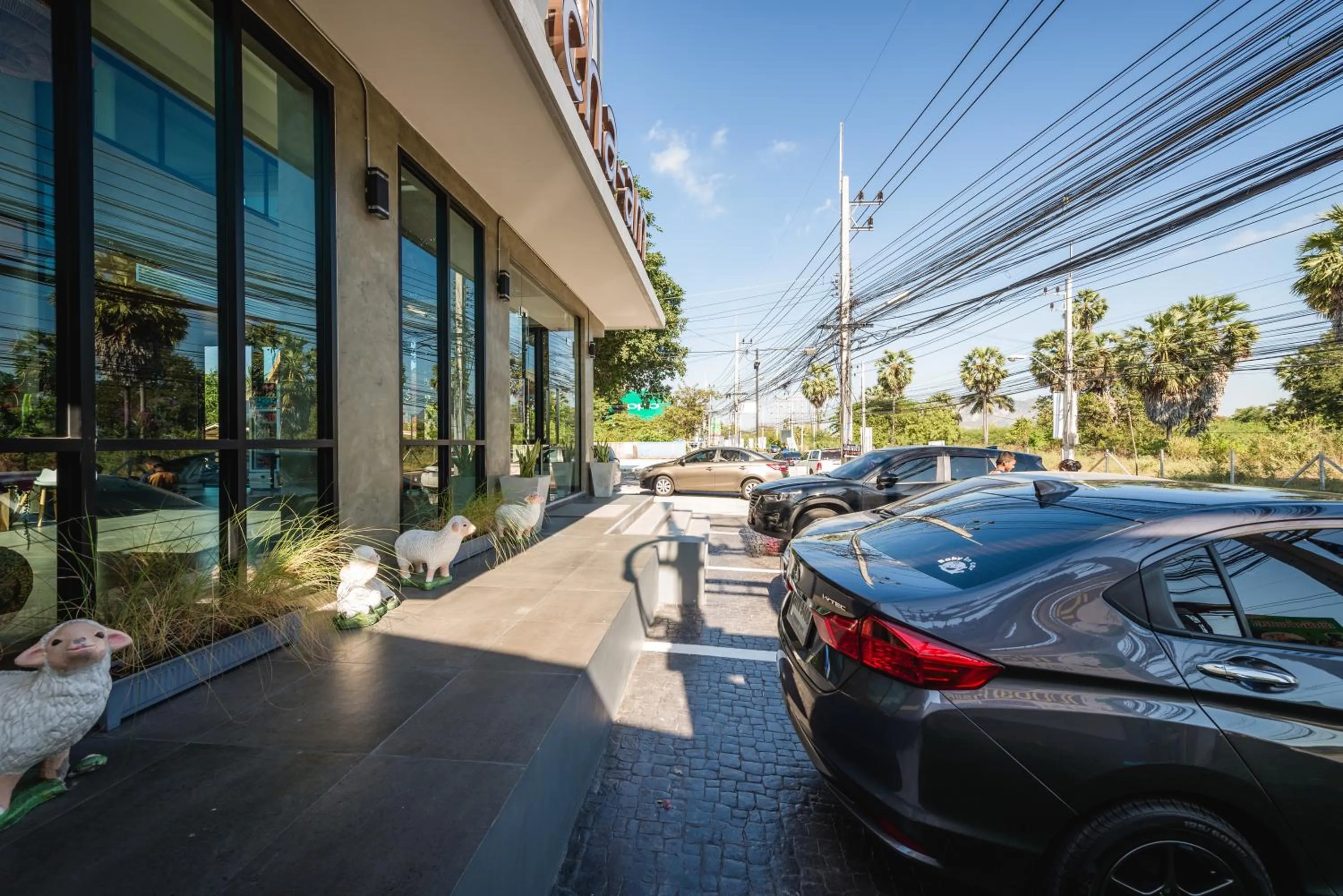 Facade/entrance in C Cha-Am Hotel