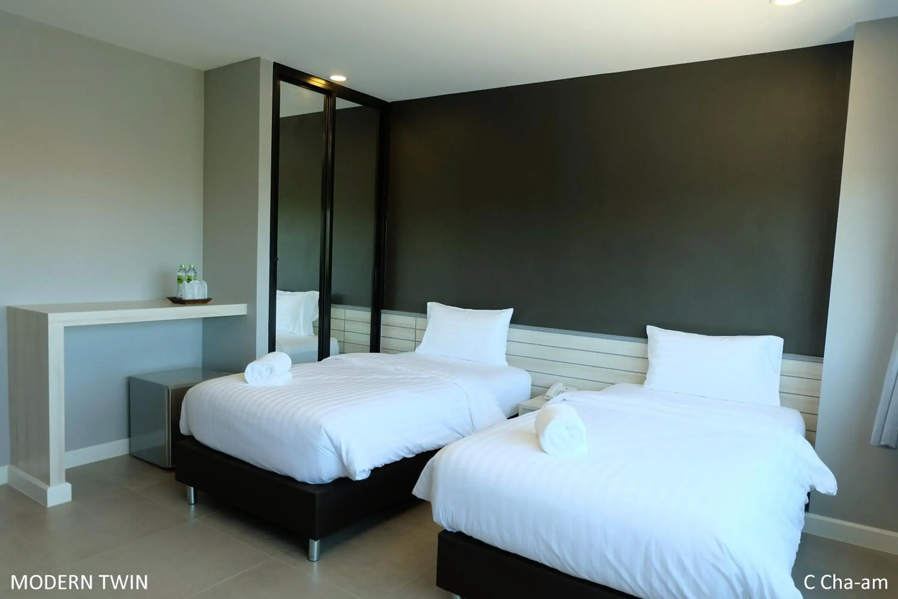 Deluxe Twin Room in C Cha-Am Hotel Deluxe Twin Room in C Cha-Am Hotel
