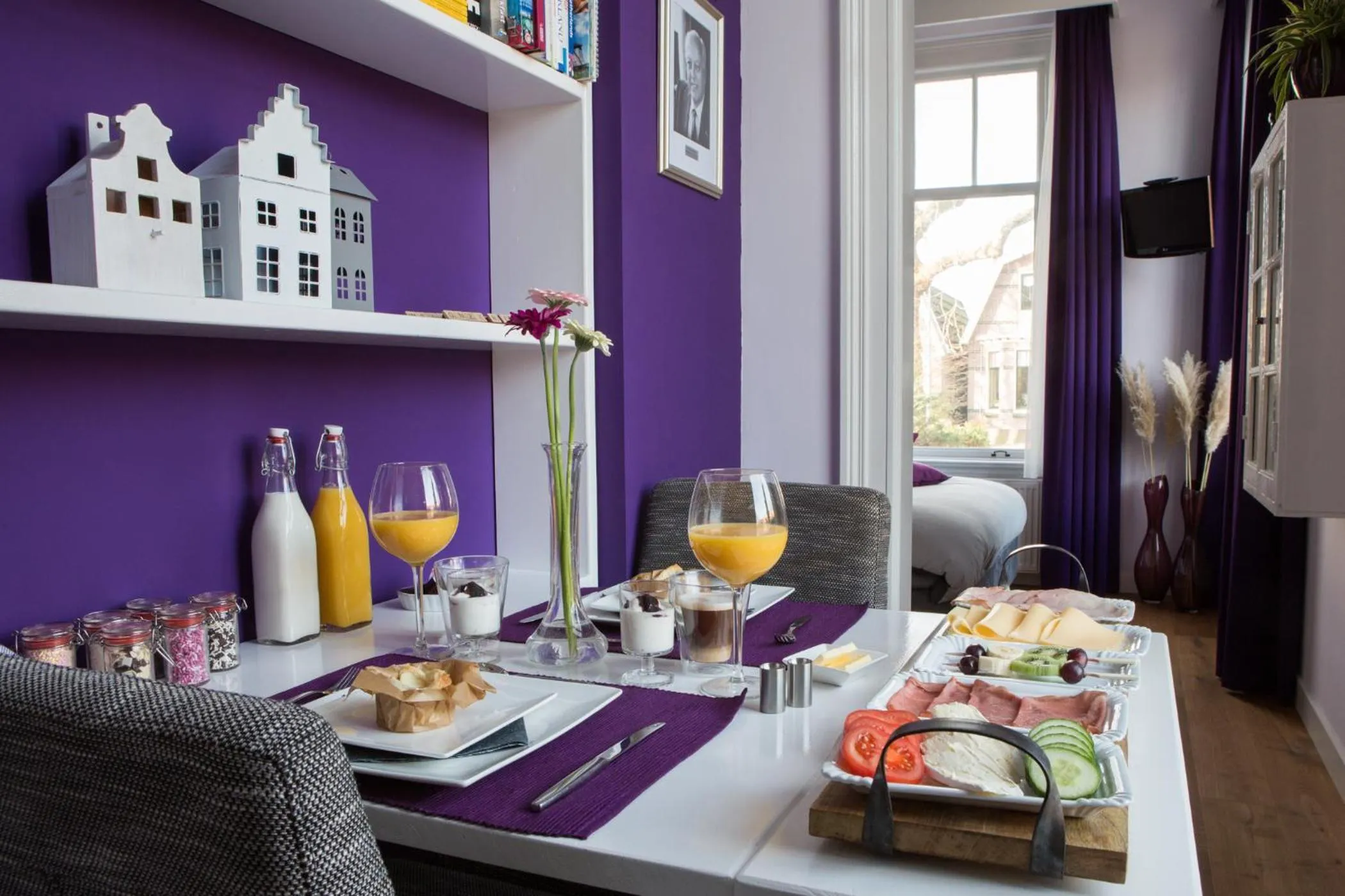 Continental breakfast in B&B Slapen bij de burgemeester