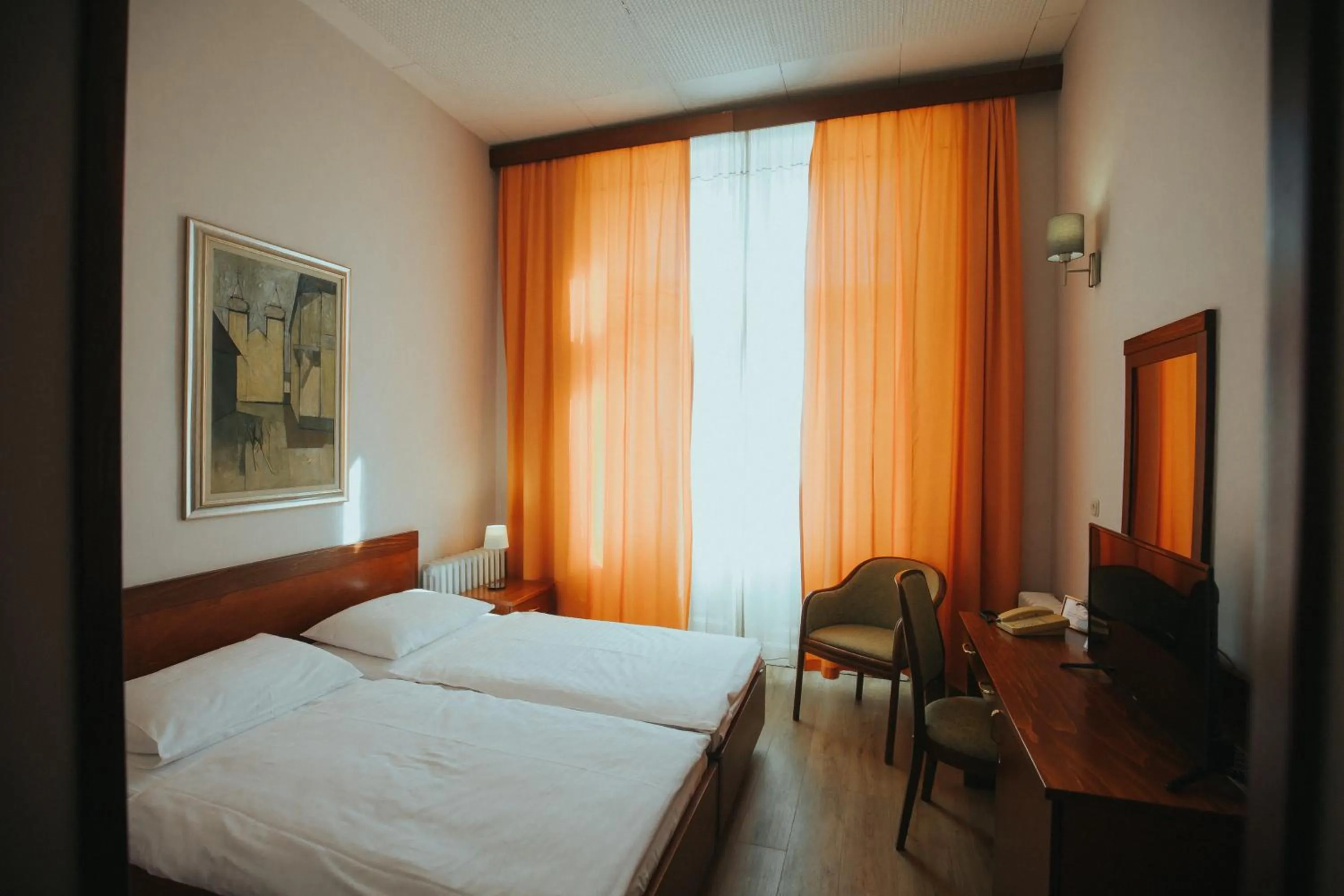 Photo of the whole room, Bed in Hotel Central