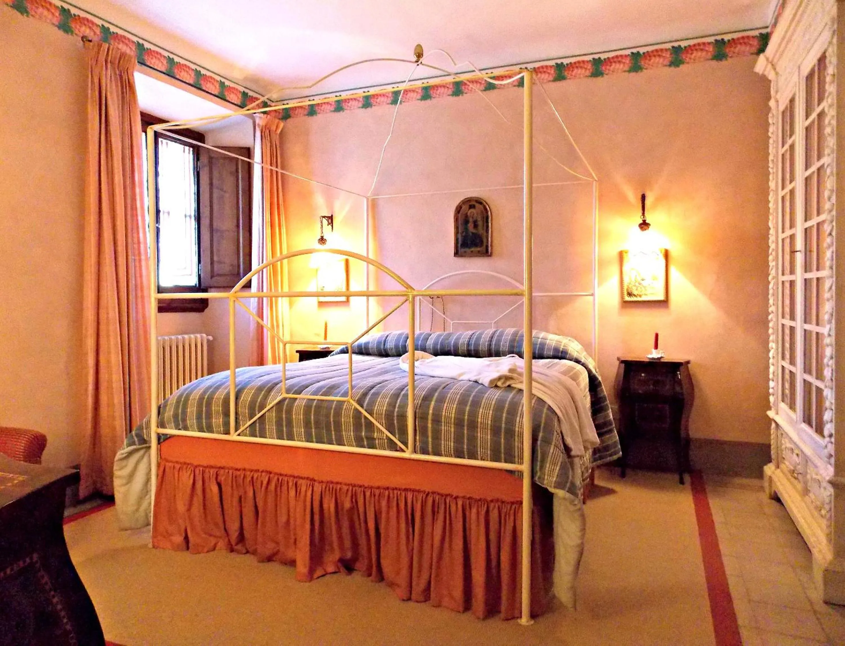 Bedroom, Bed in Villa Salaiole