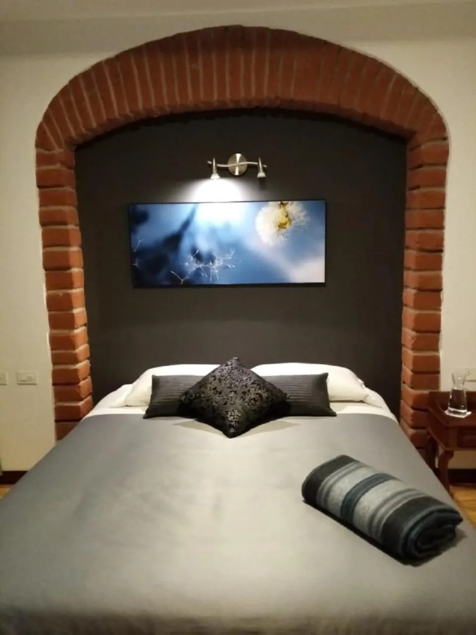 Bed in Hotel Casa Ecuatreasures Centro Historico