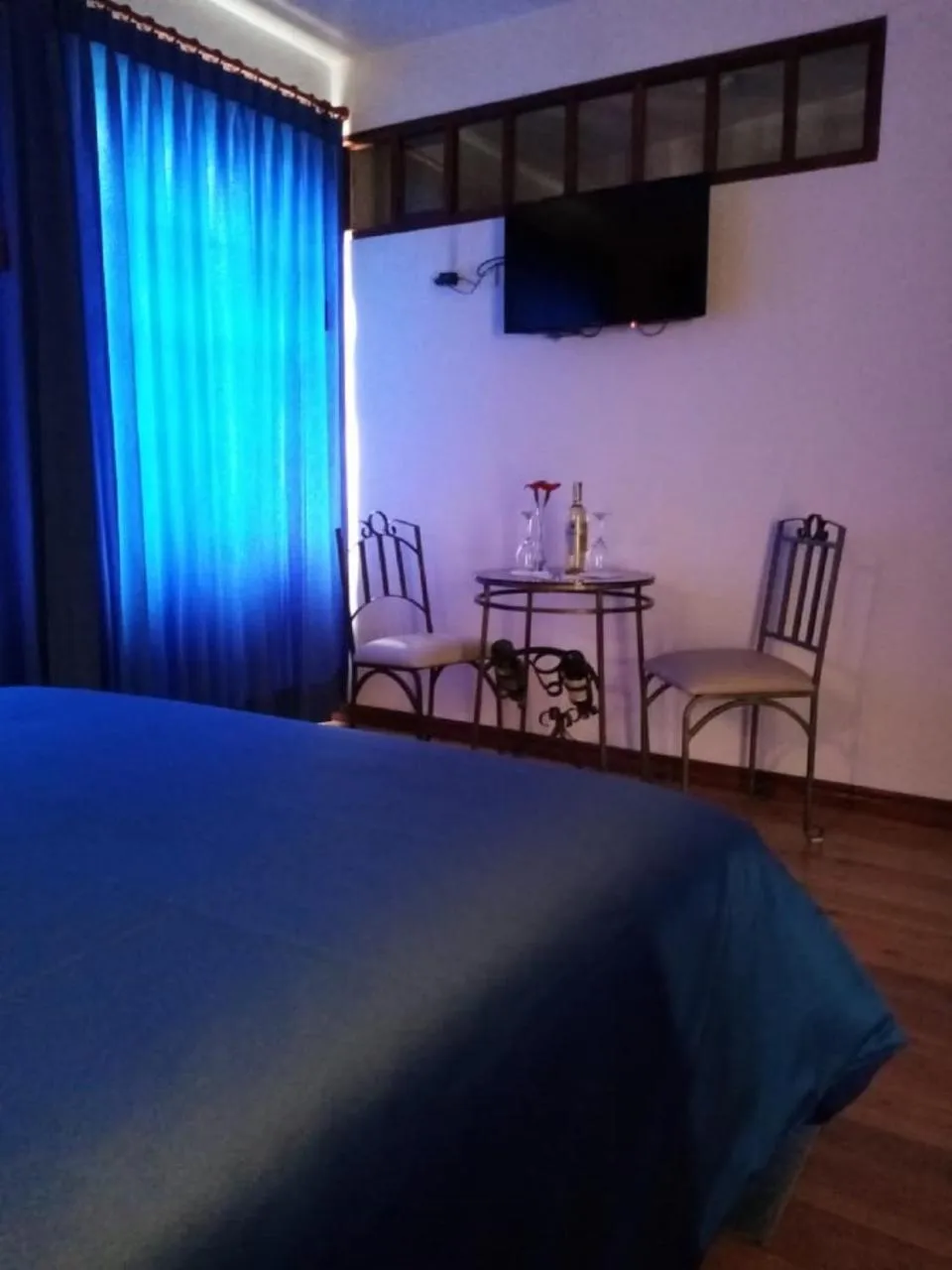 Bed in Hotel Casa Ecuatreasures Centro Historico