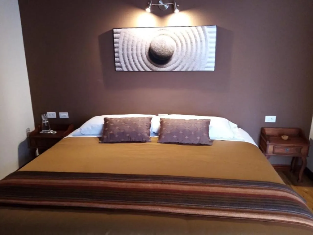 Bed in Hotel Casa Ecuatreasures Centro Historico